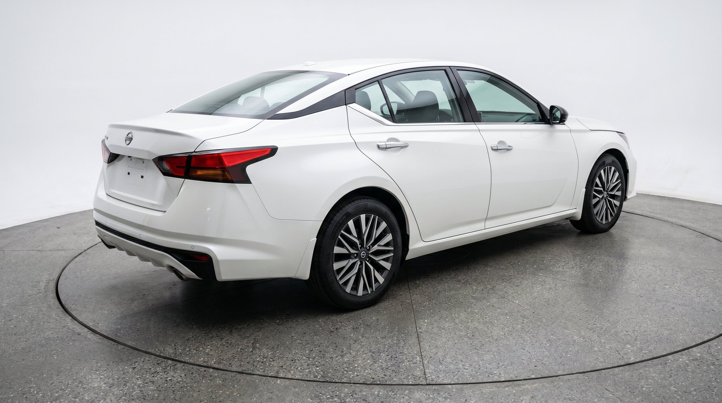Thumbnail: 2025 Nissan Altima - 9