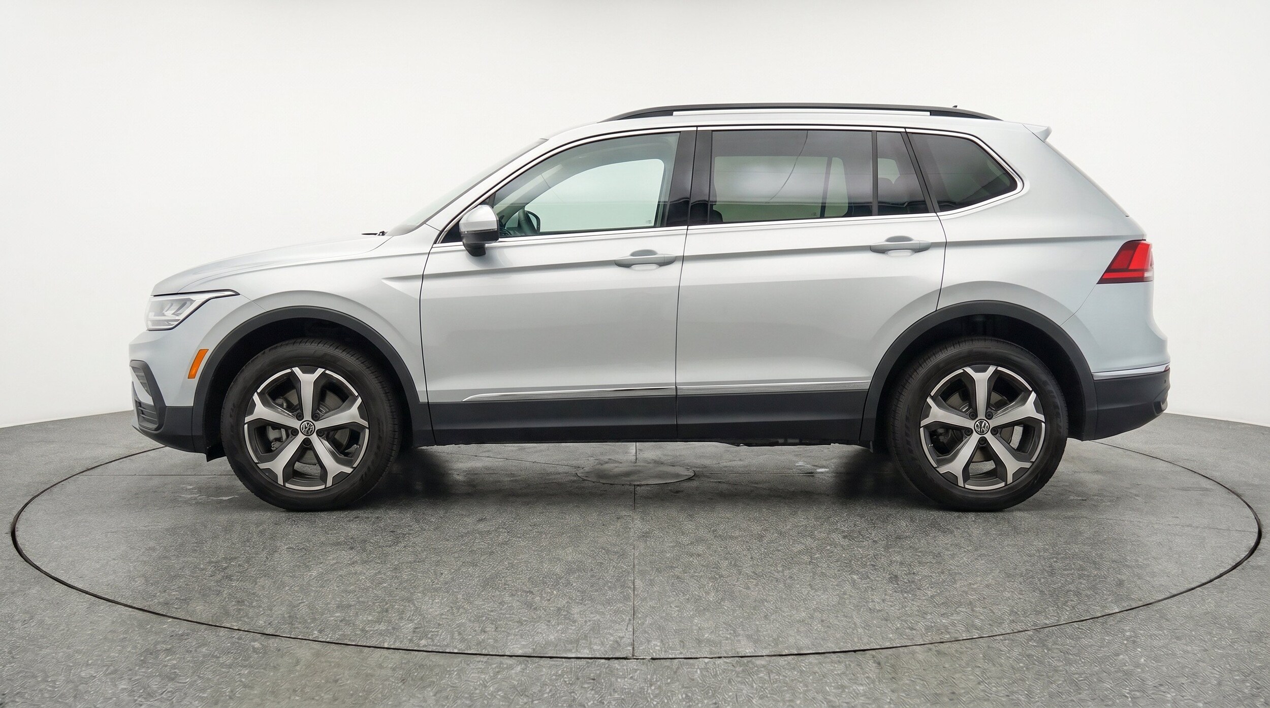Thumbnail: 2026 Volkswagen Tiguan - 5