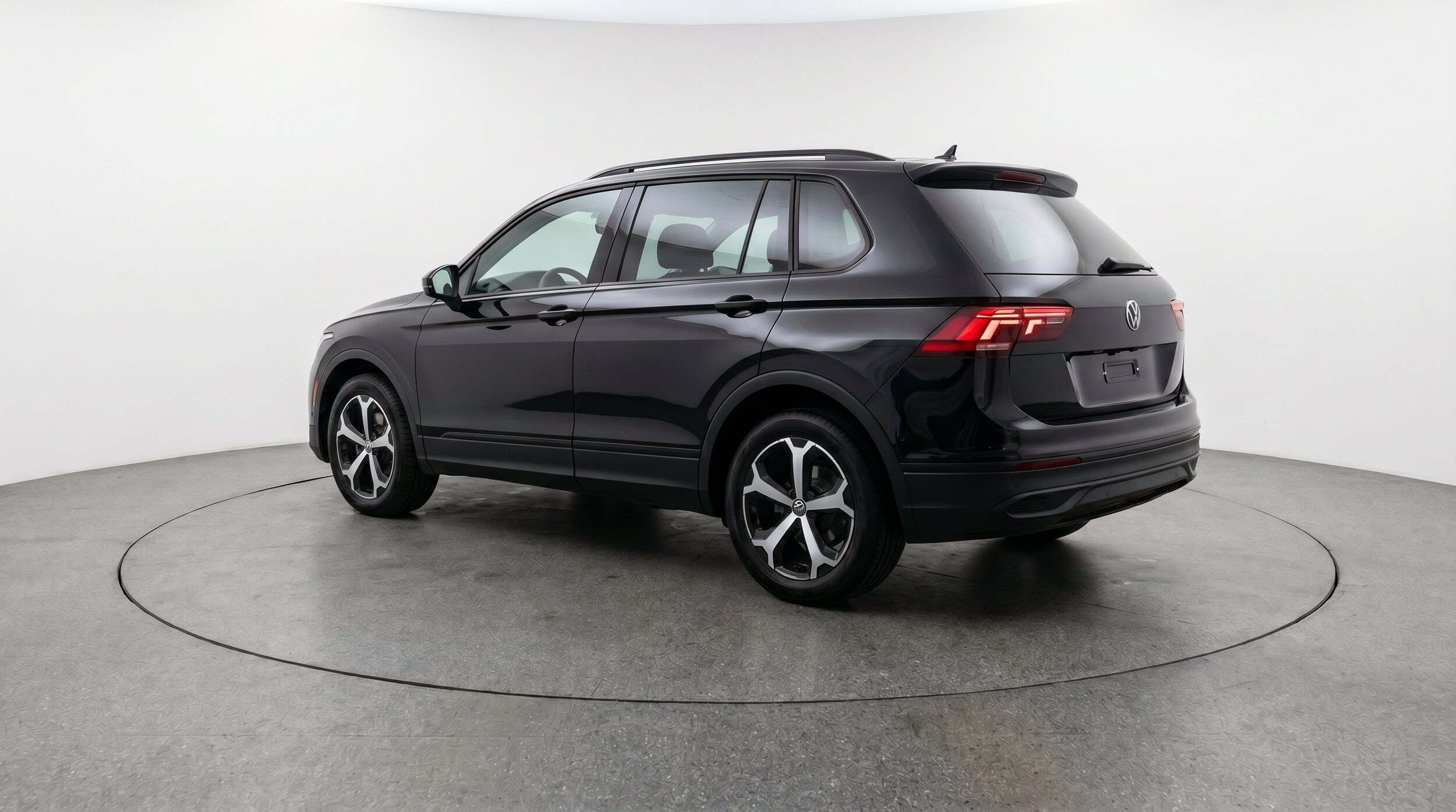 Thumbnail: 2026 Volkswagen Tiguan - 6