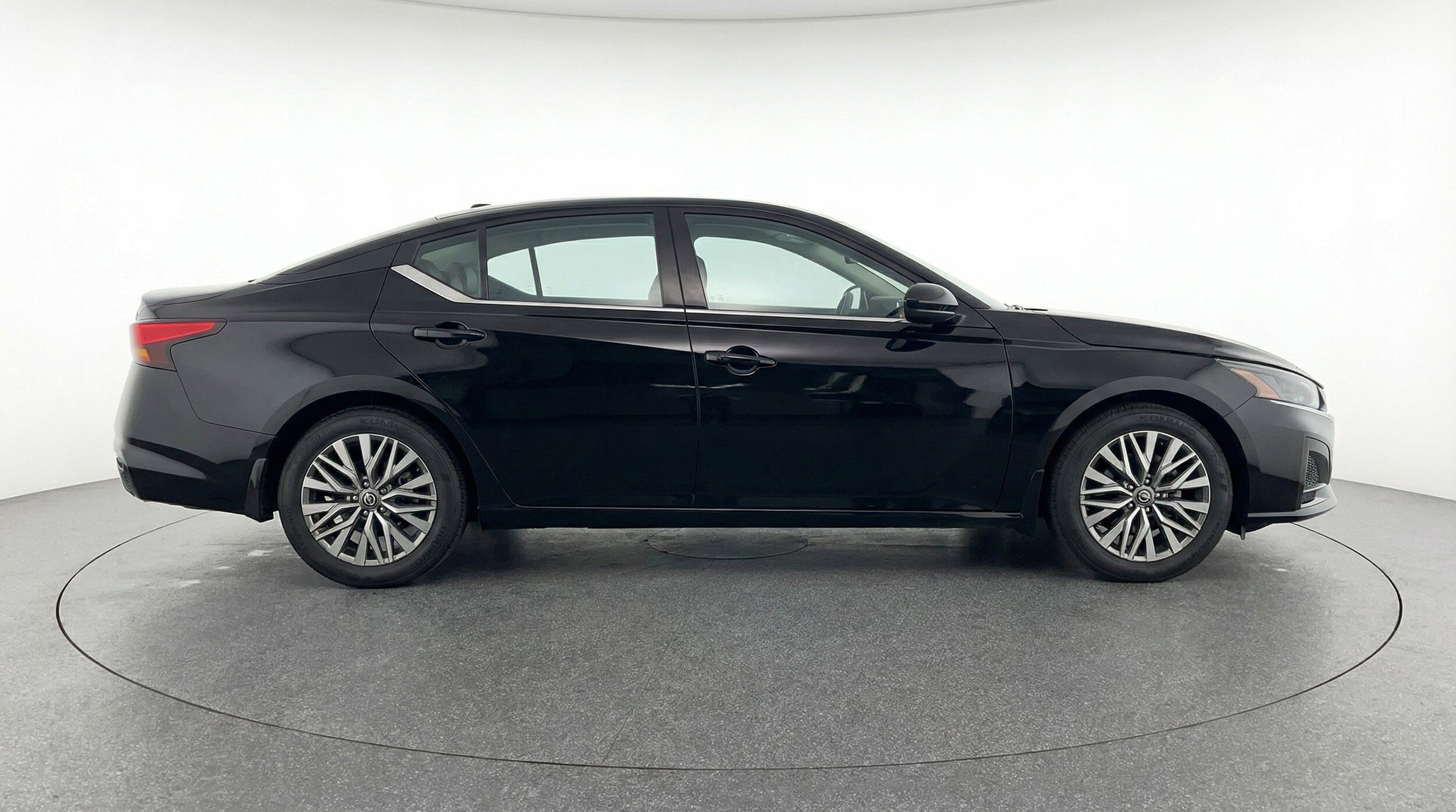 Thumbnail: 2025 Nissan Altima - 11