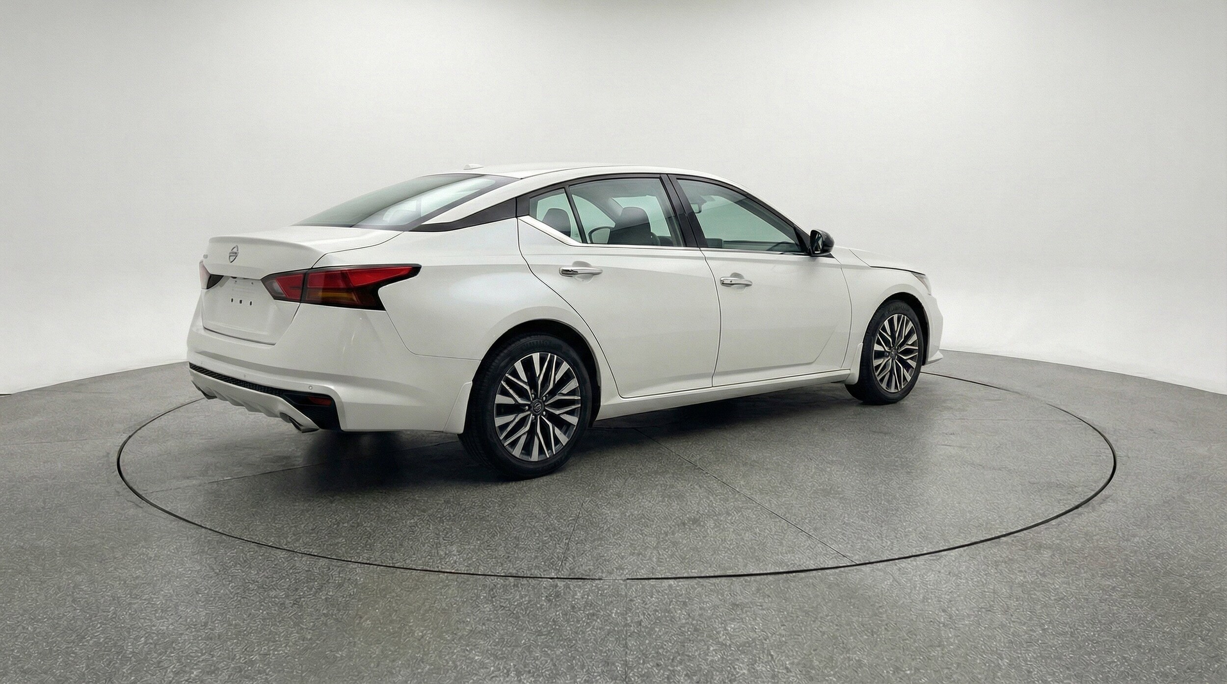 Thumbnail: 2025 Nissan Altima - 9