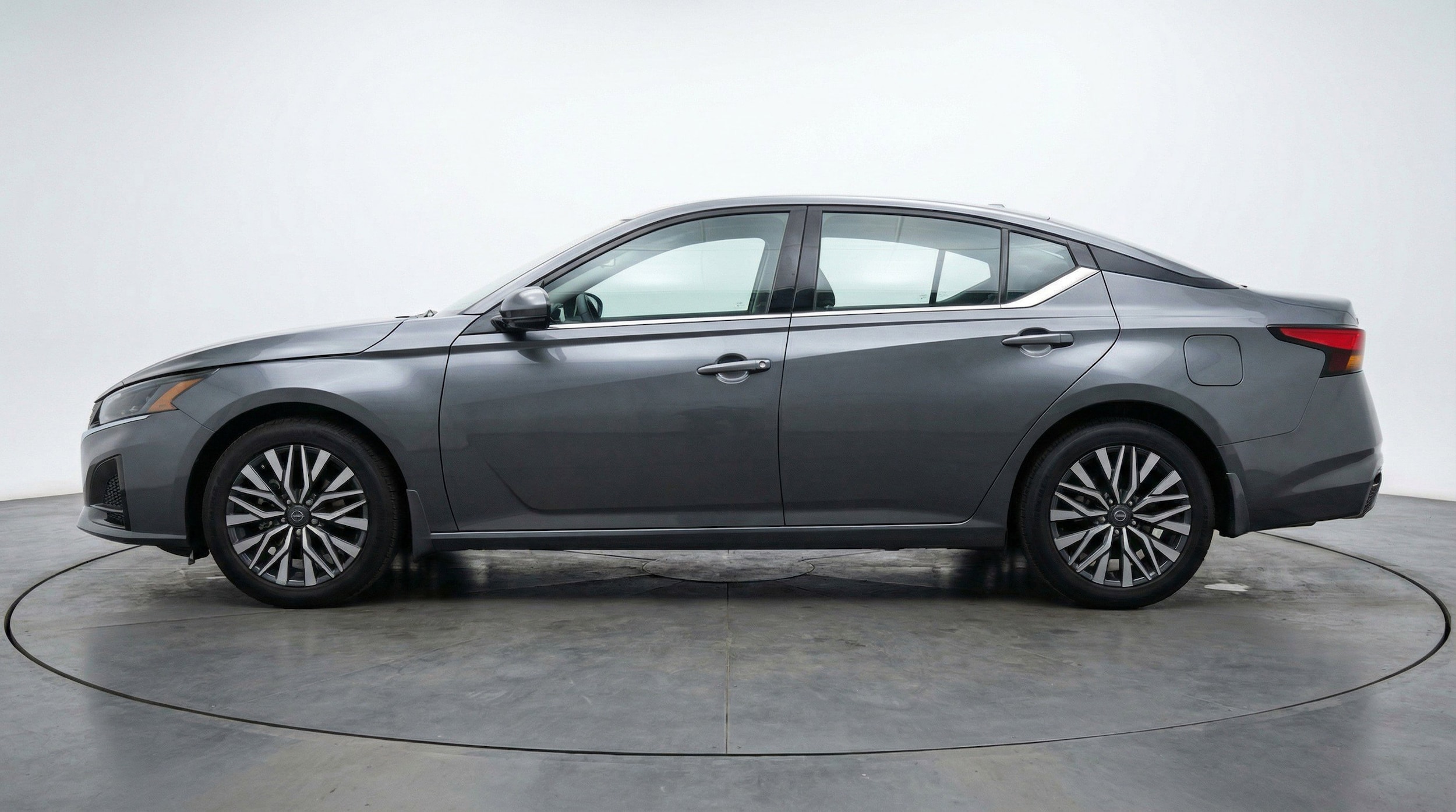 Thumbnail: 2025 Nissan Altima - 5
