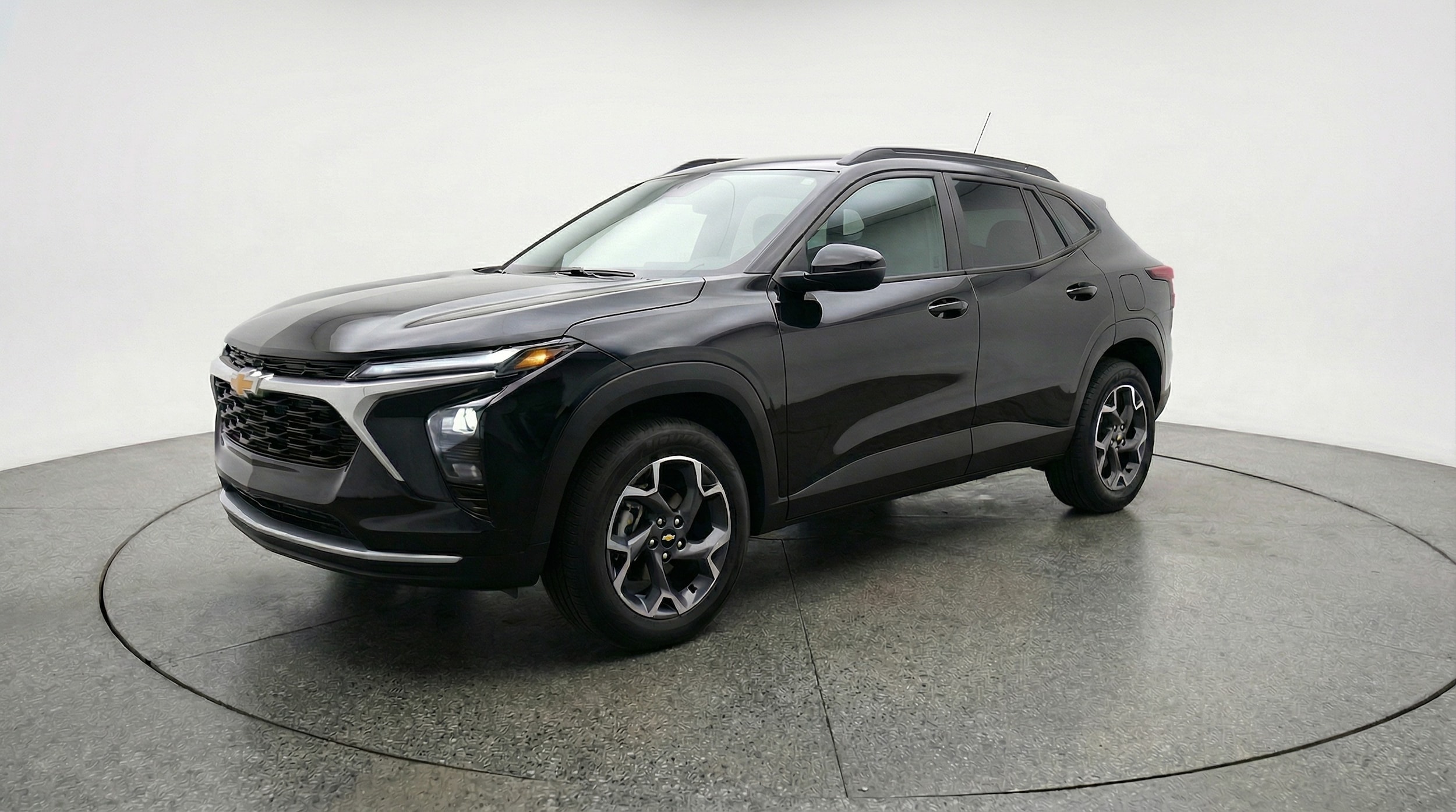 Thumbnail: 2025 Chevrolet Trax - 3