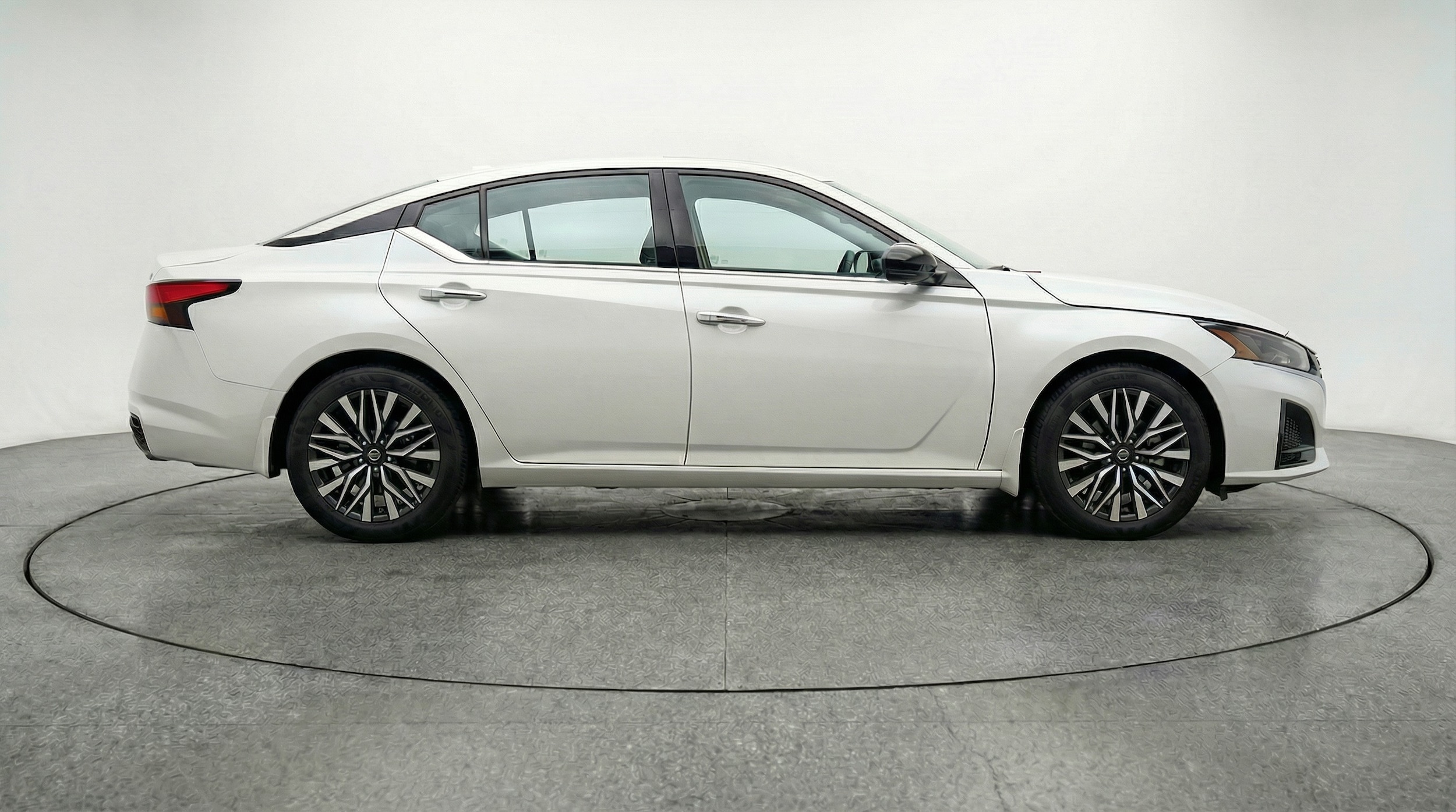 Thumbnail: 2025 Nissan Altima - 8