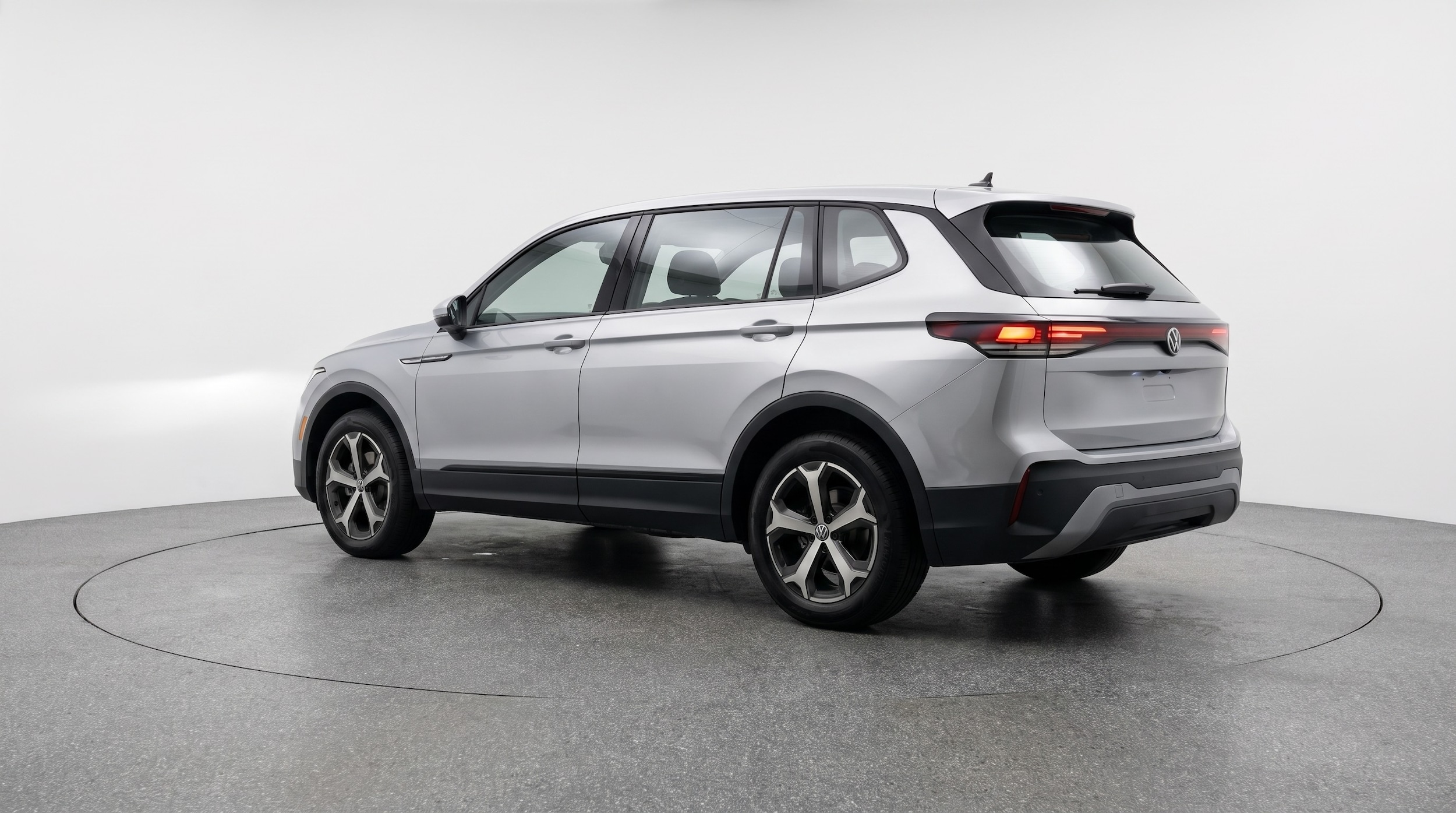 Thumbnail: 2026 Volkswagen Tiguan - 5