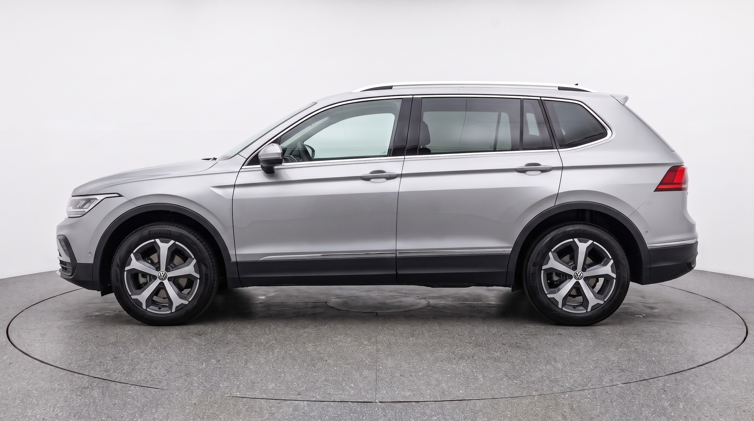 Thumbnail: 2026 Volkswagen Tiguan - 4