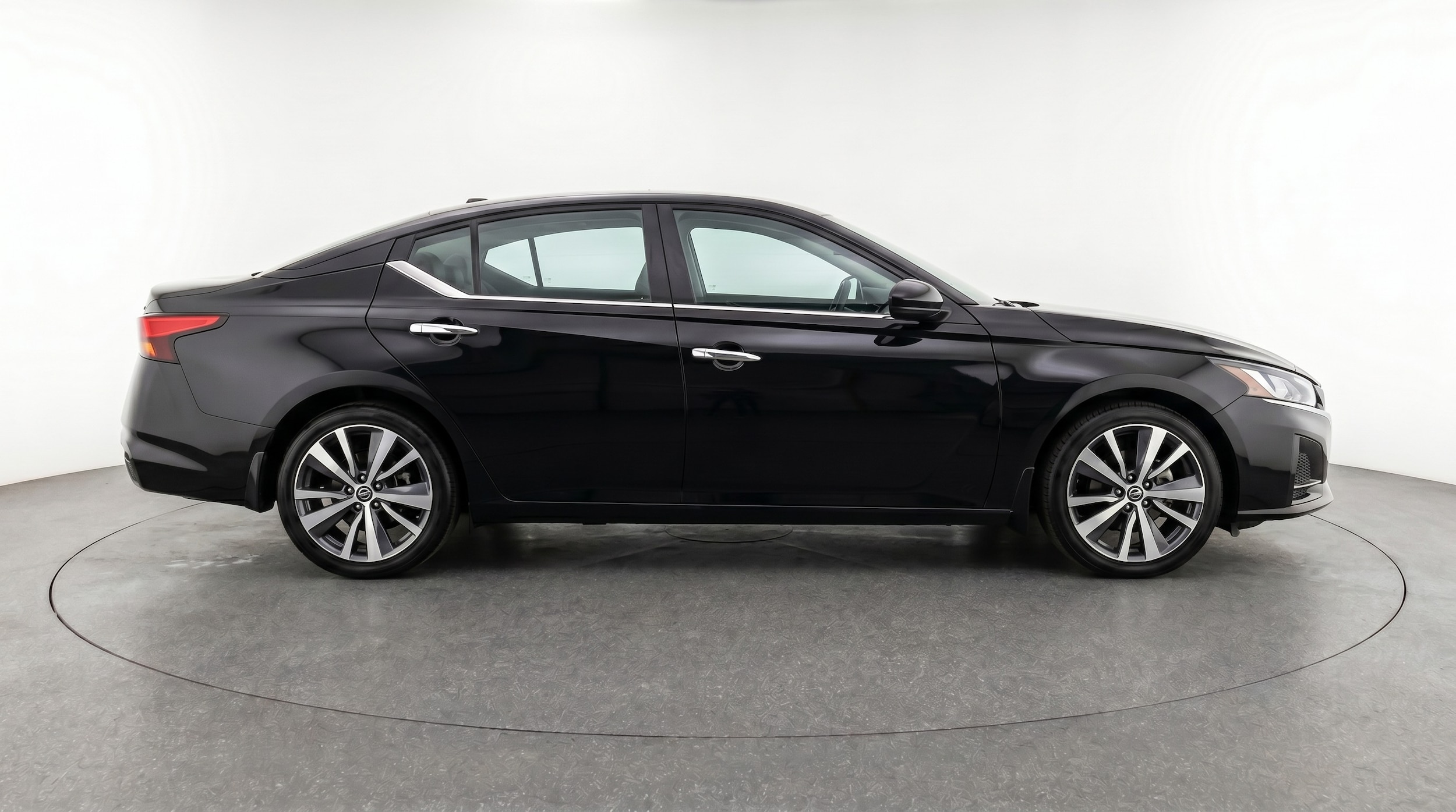 Thumbnail: 2025 Nissan Altima - 8