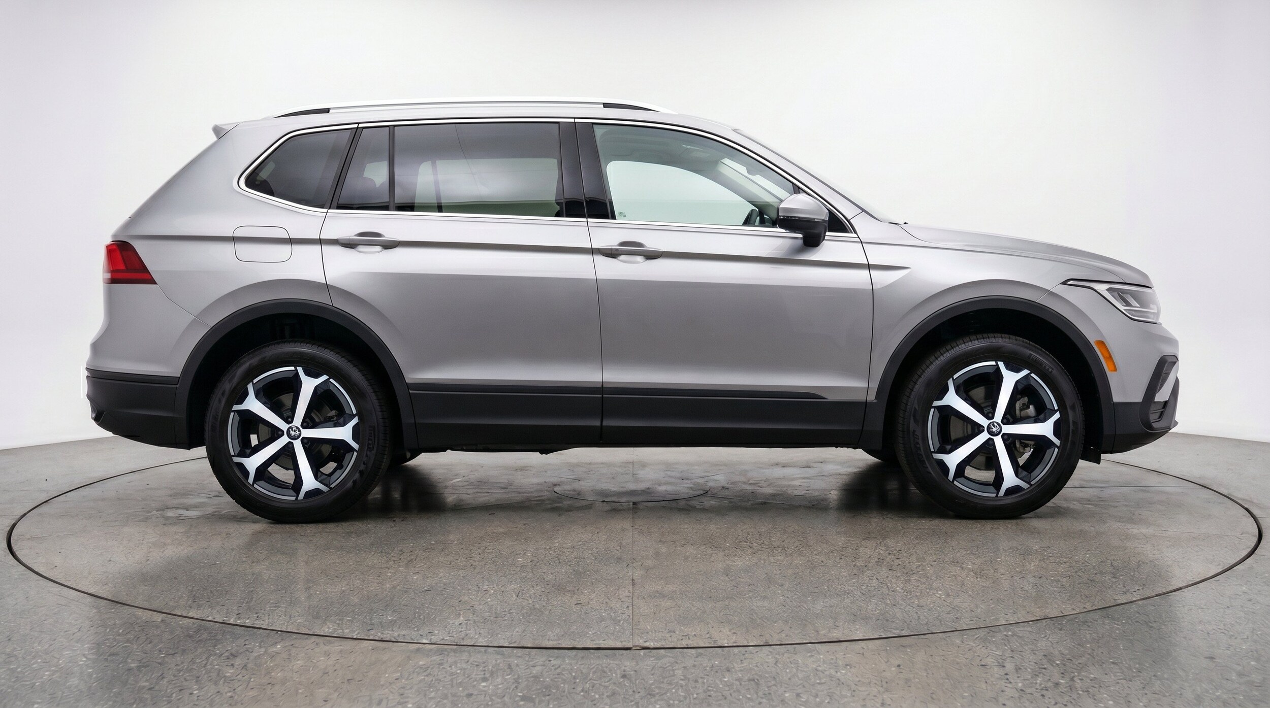 Thumbnail: 2026 Volkswagen Tiguan - 11
