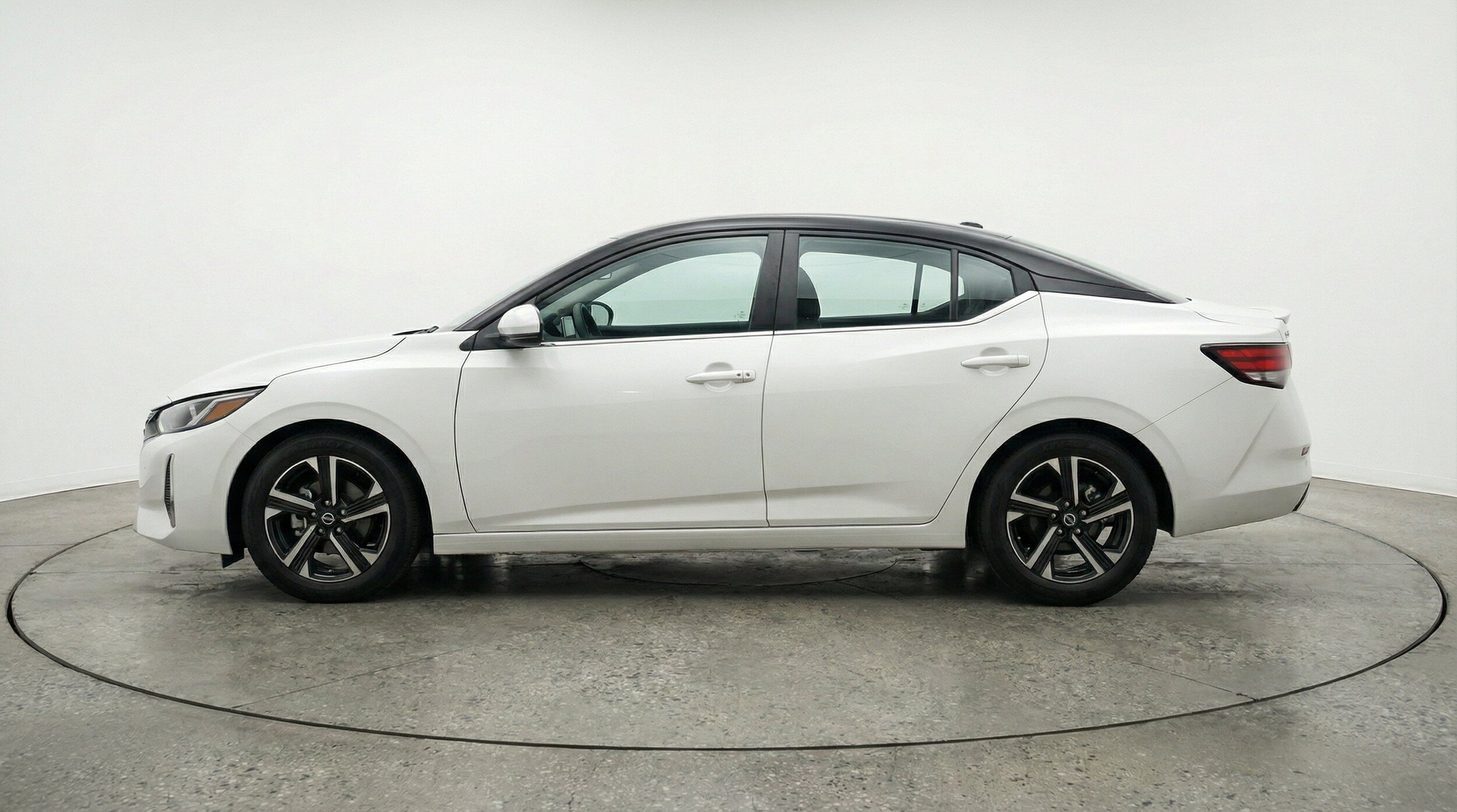 Thumbnail: 2025 Nissan Sentra - 5