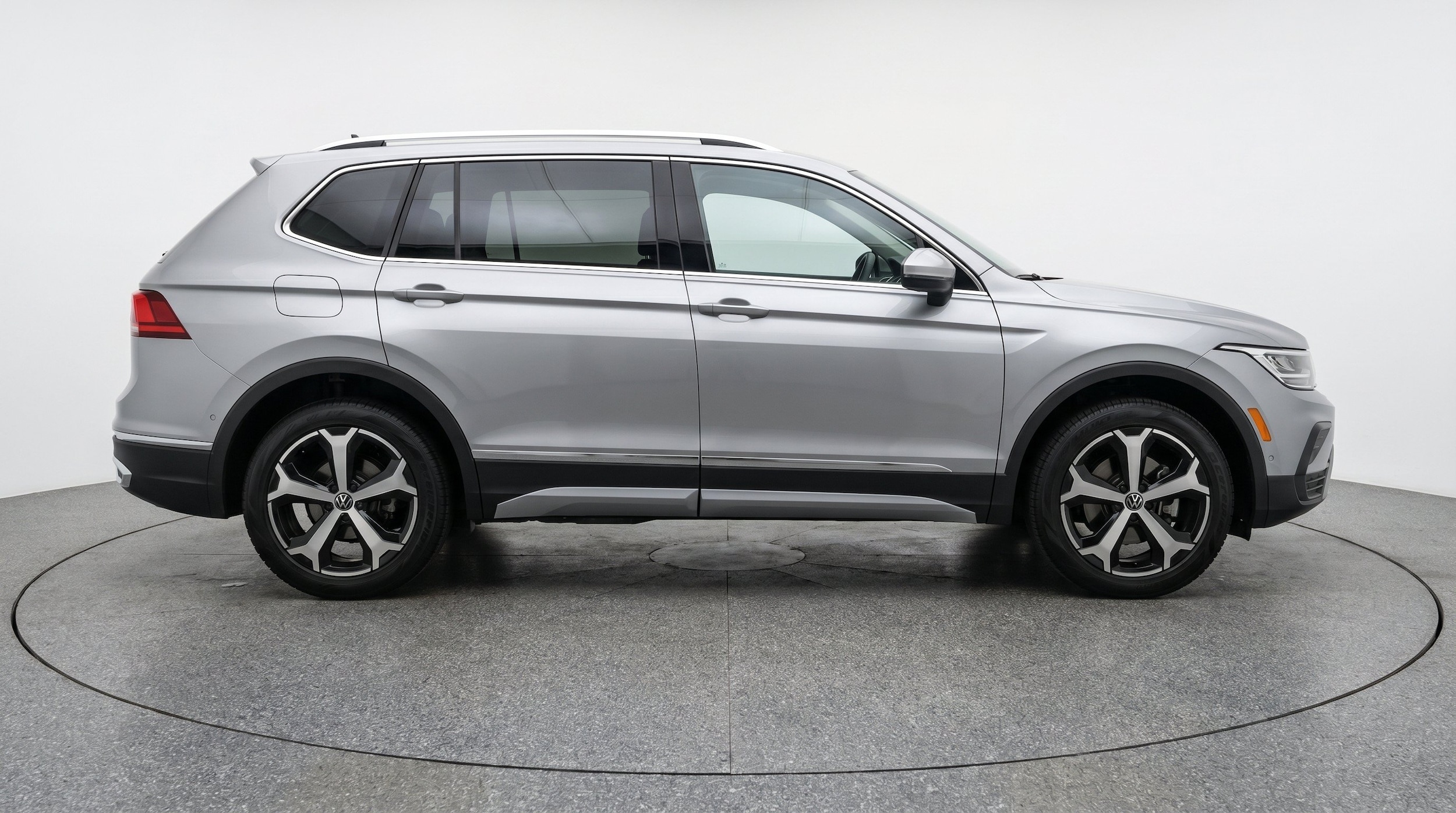 Thumbnail: 2026 Volkswagen Tiguan - 10