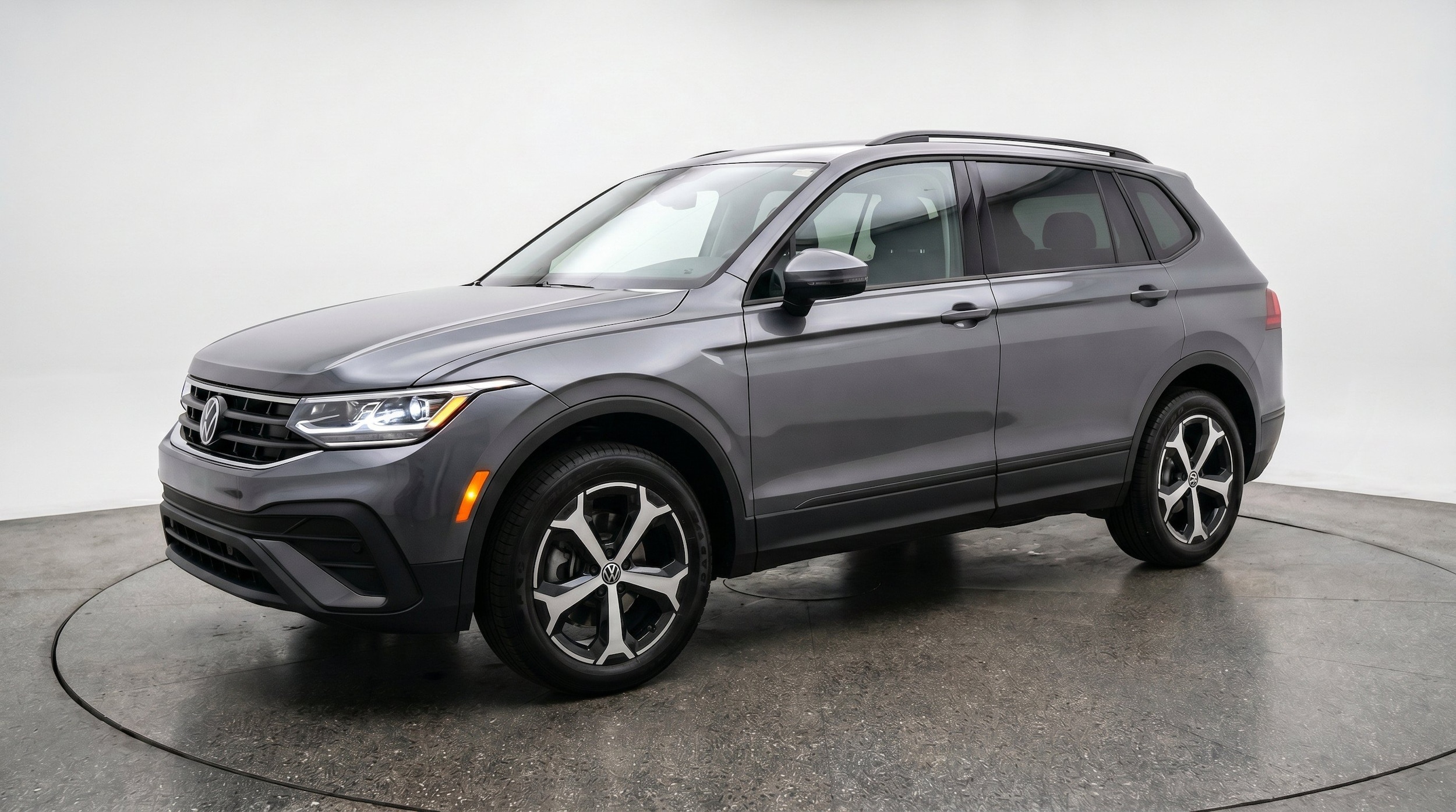 Thumbnail: 2026 Volkswagen Tiguan - 3