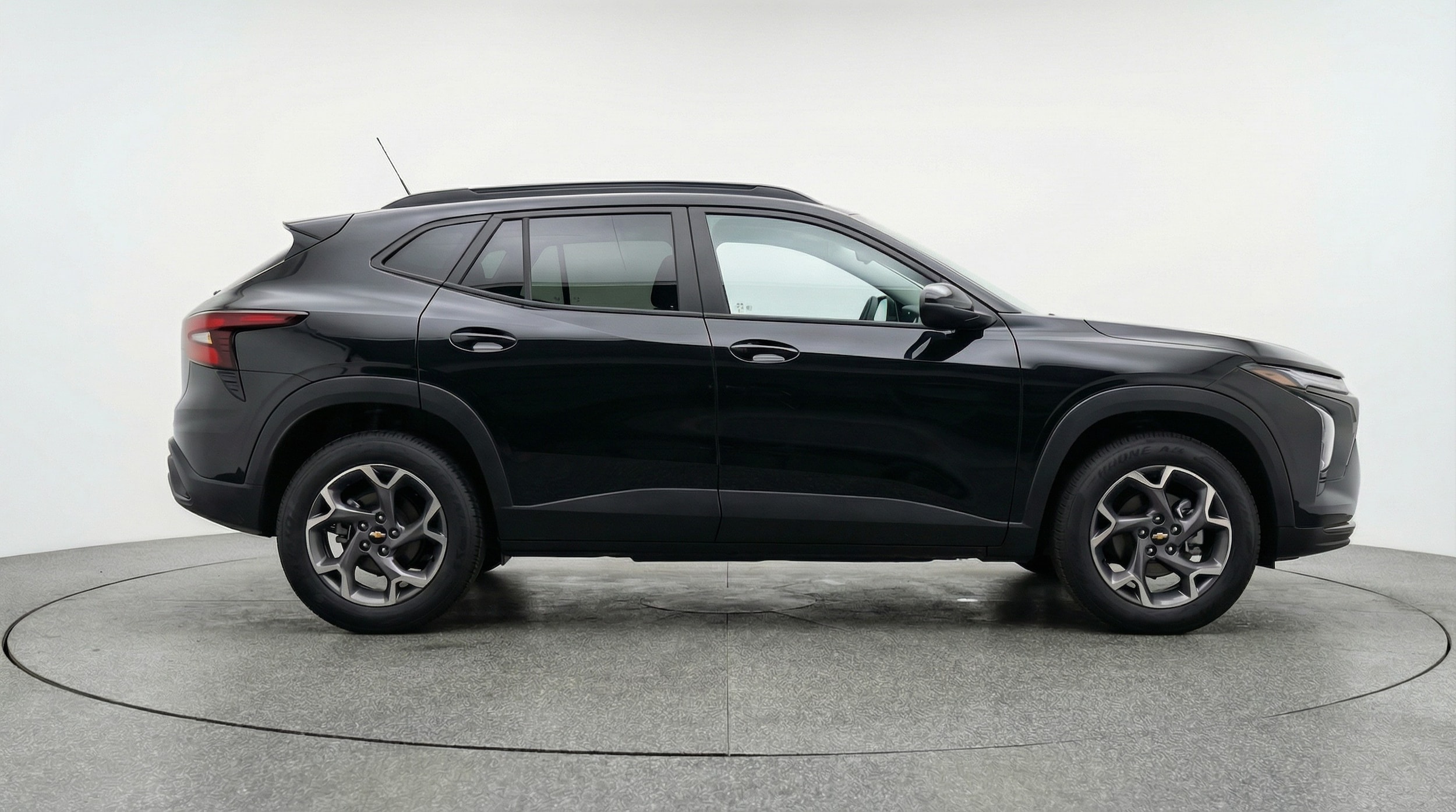 Thumbnail: 2025 Chevrolet Trax - 8