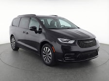 2023 Chrysler Pacifica Hybrid Touring L -
                  Brownsburg, IN