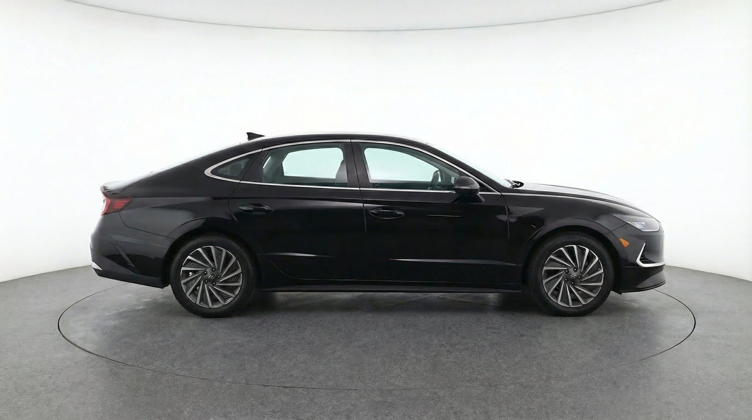 2025 Hyundai Sonata Hybrid SEL - Photo 11