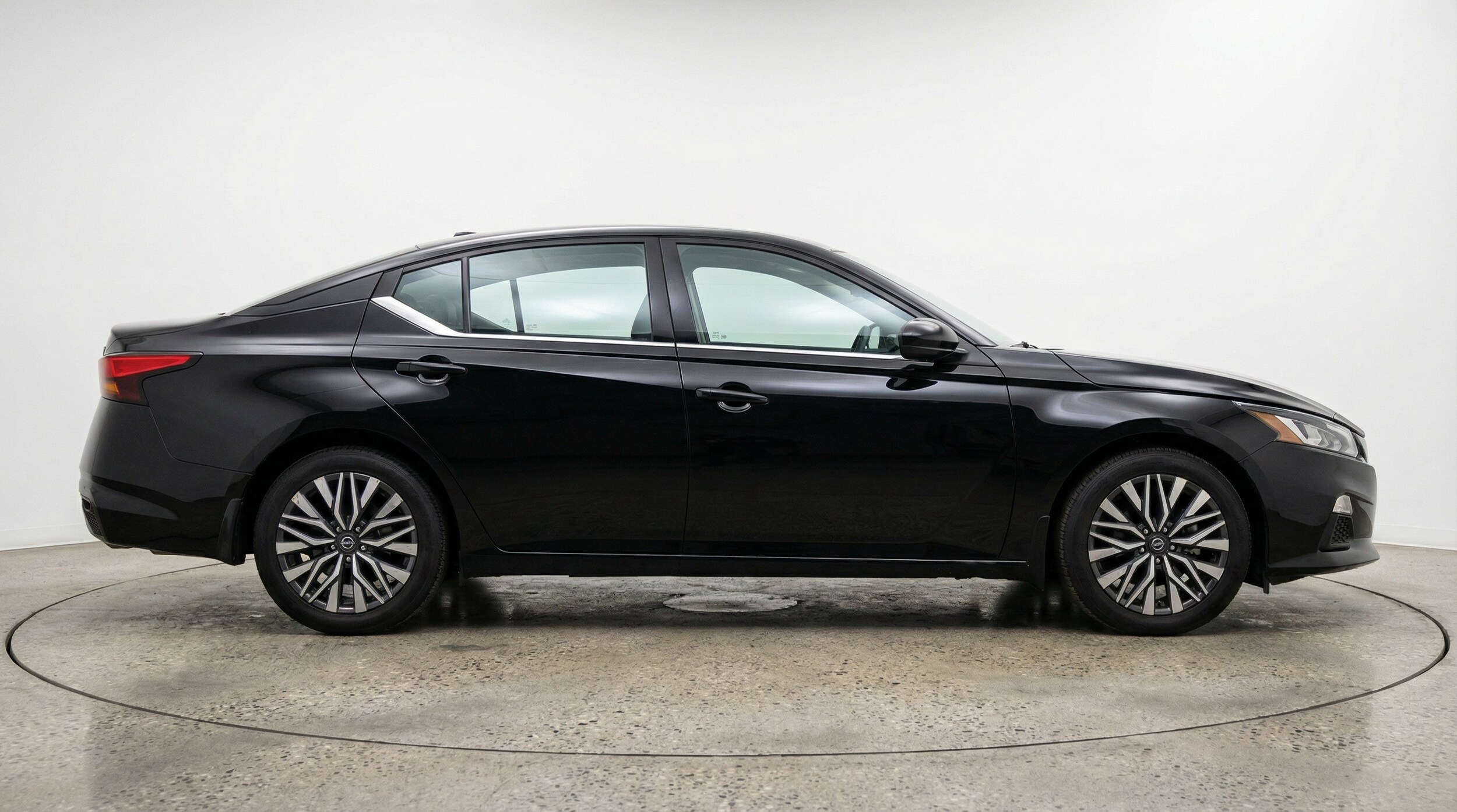 Thumbnail: 2025 Nissan Altima - 8