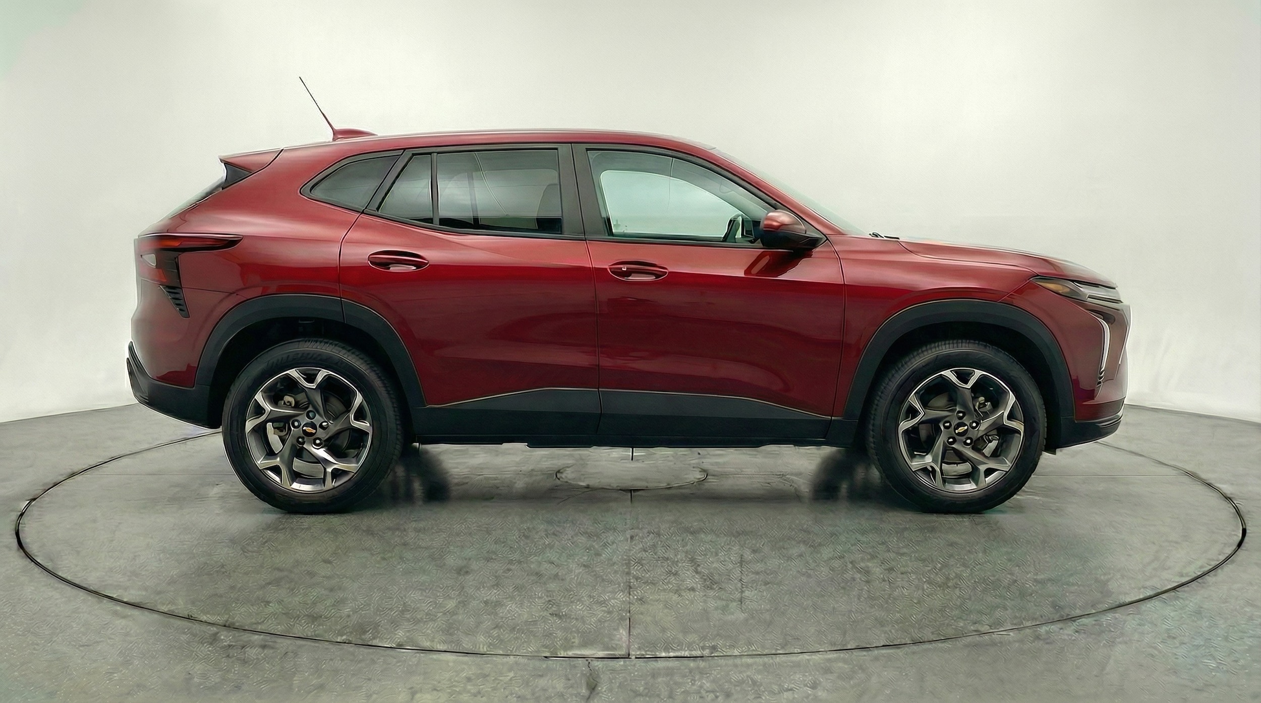 Thumbnail: 2025 Chevrolet Trax - 8