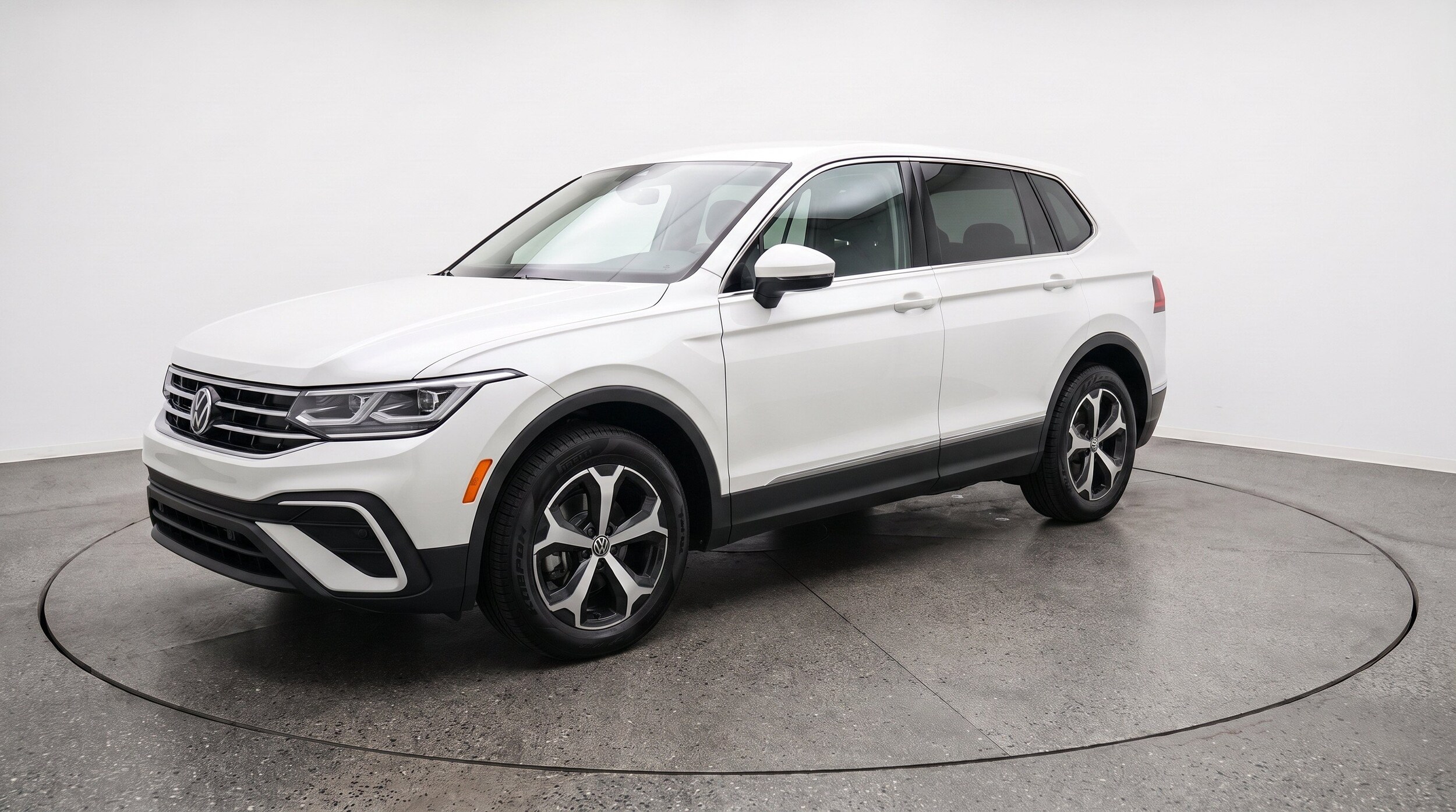 Thumbnail: 2026 Volkswagen Tiguan - 3