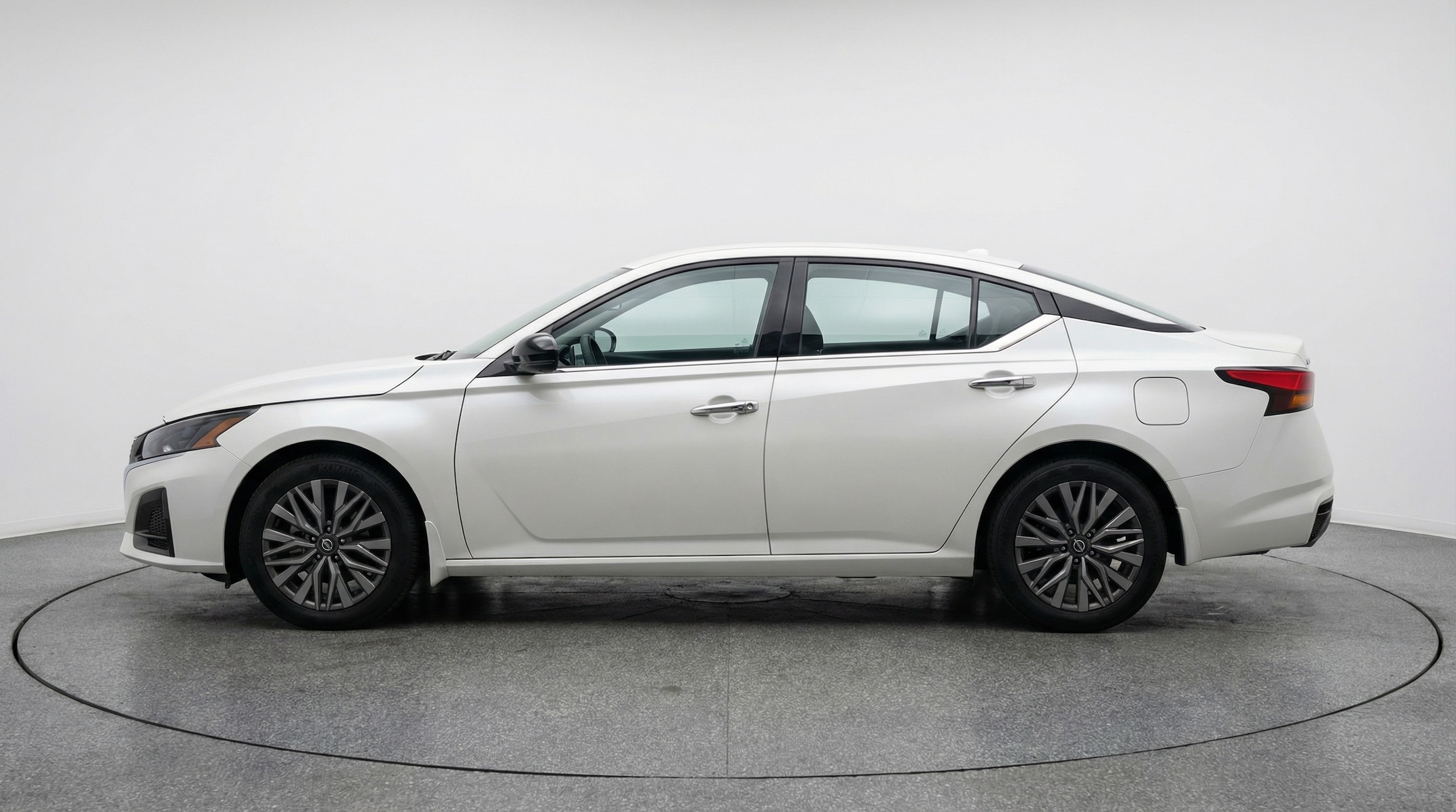 Thumbnail: 2025 Nissan Altima - 4