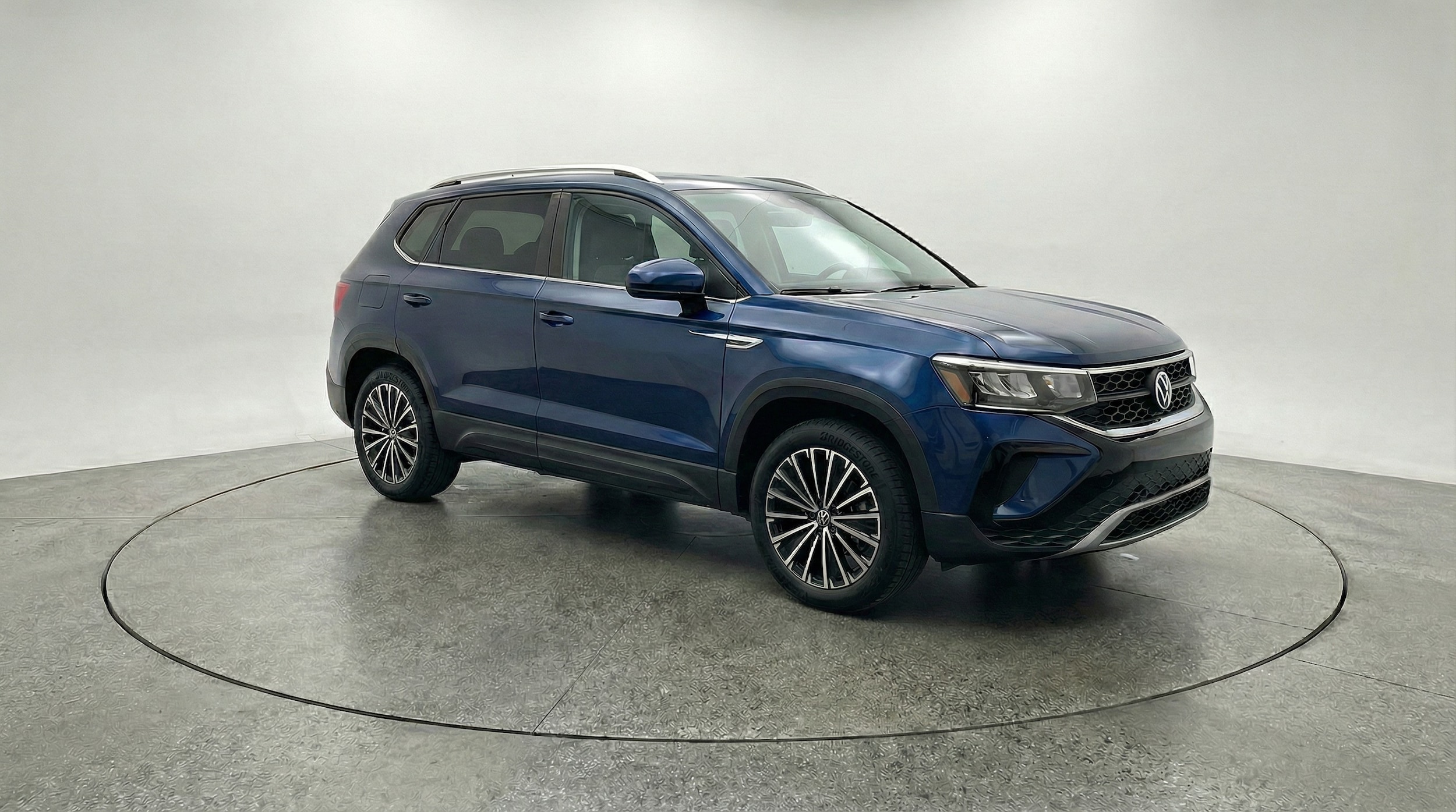 Thumbnail: 2025 Volkswagen Taos - 1