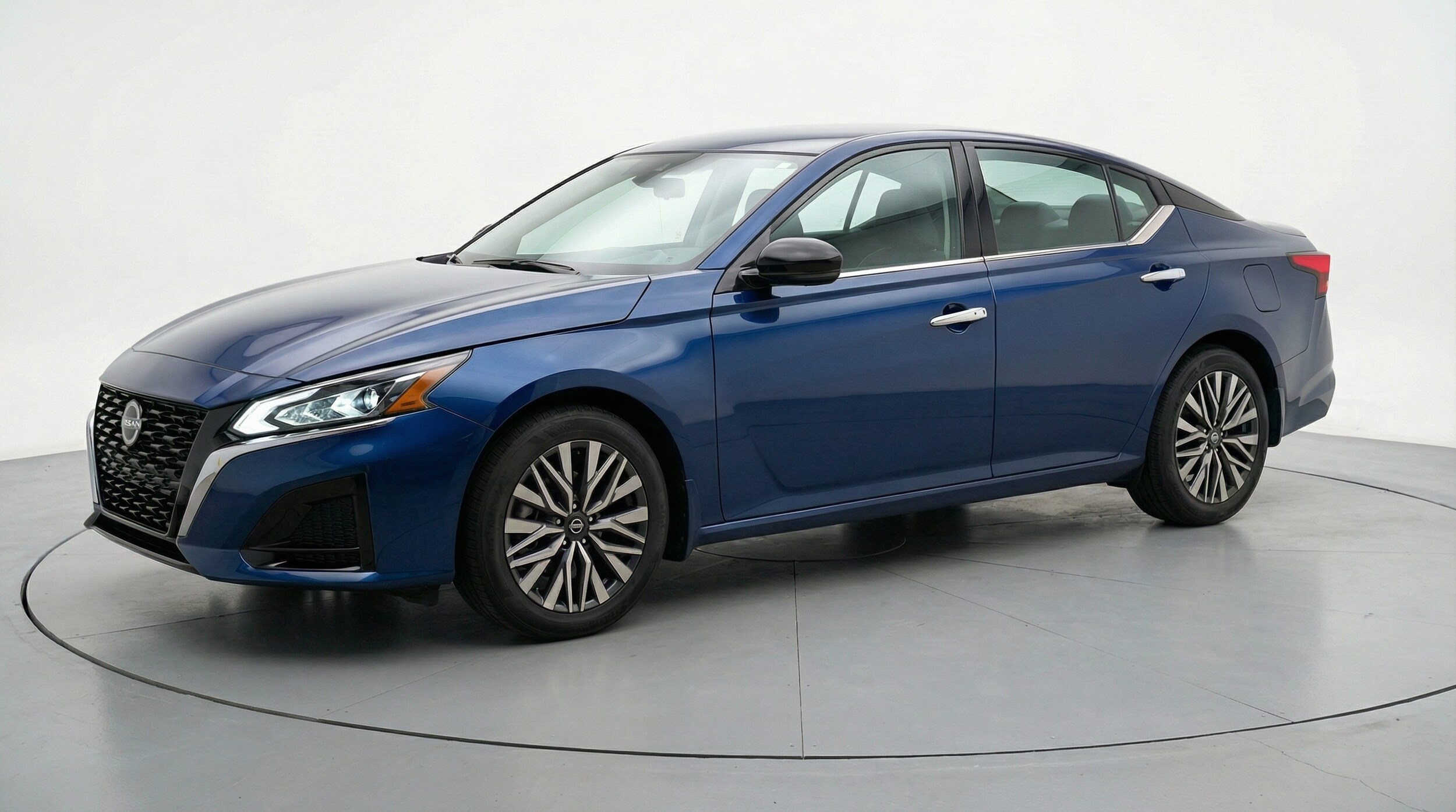 Thumbnail: 2025 Nissan Altima - 3