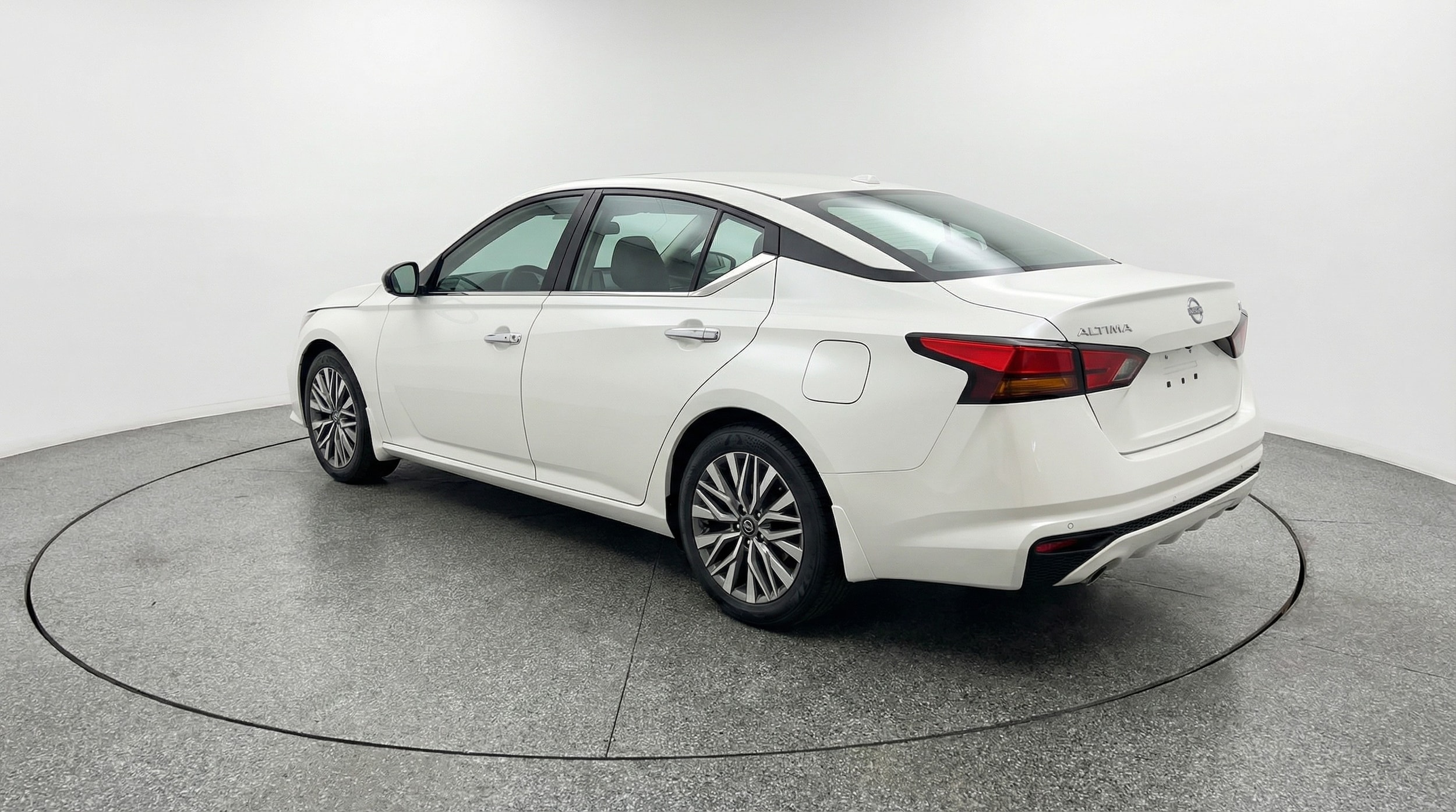 Thumbnail: 2025 Nissan Altima - 5