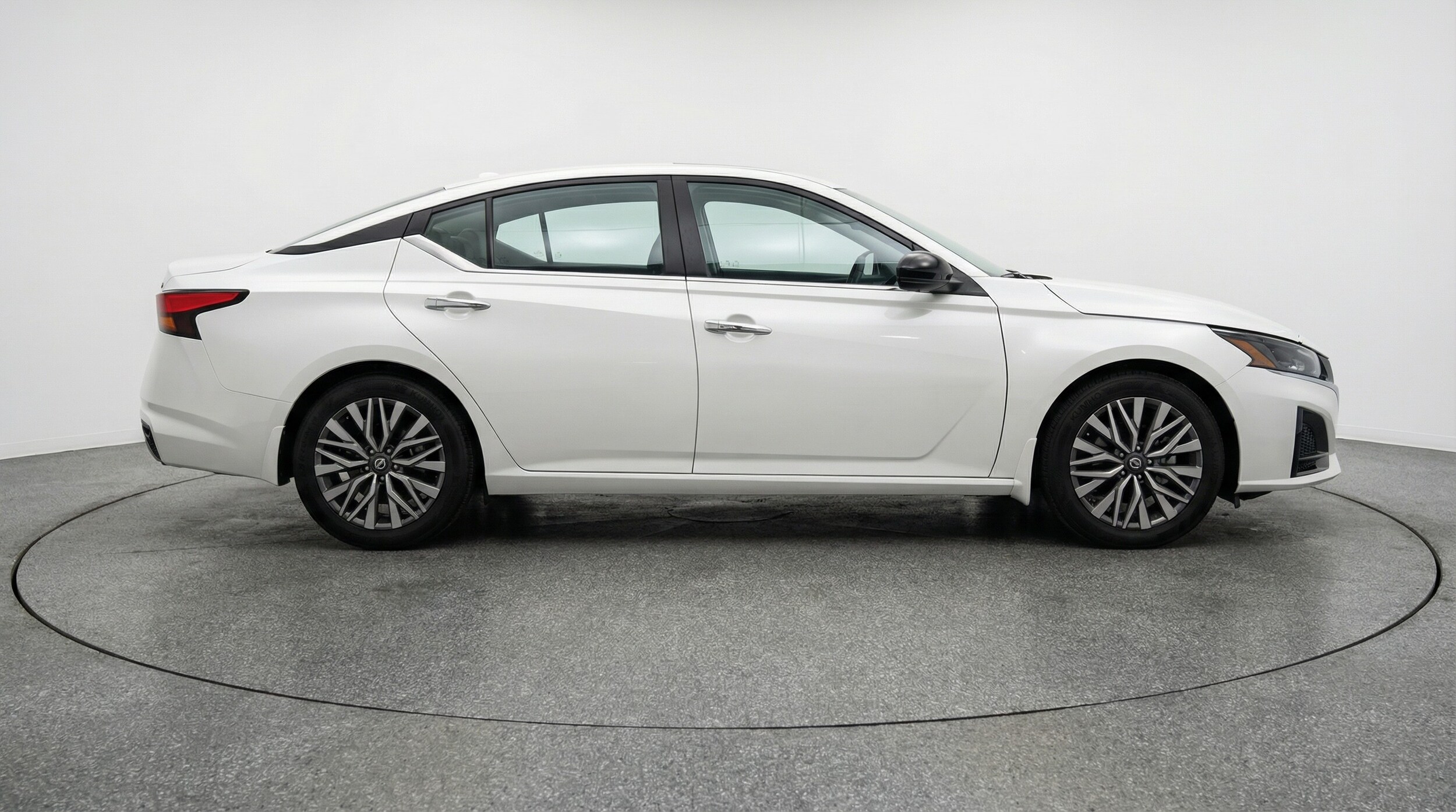 Thumbnail: 2025 Nissan Altima - 8