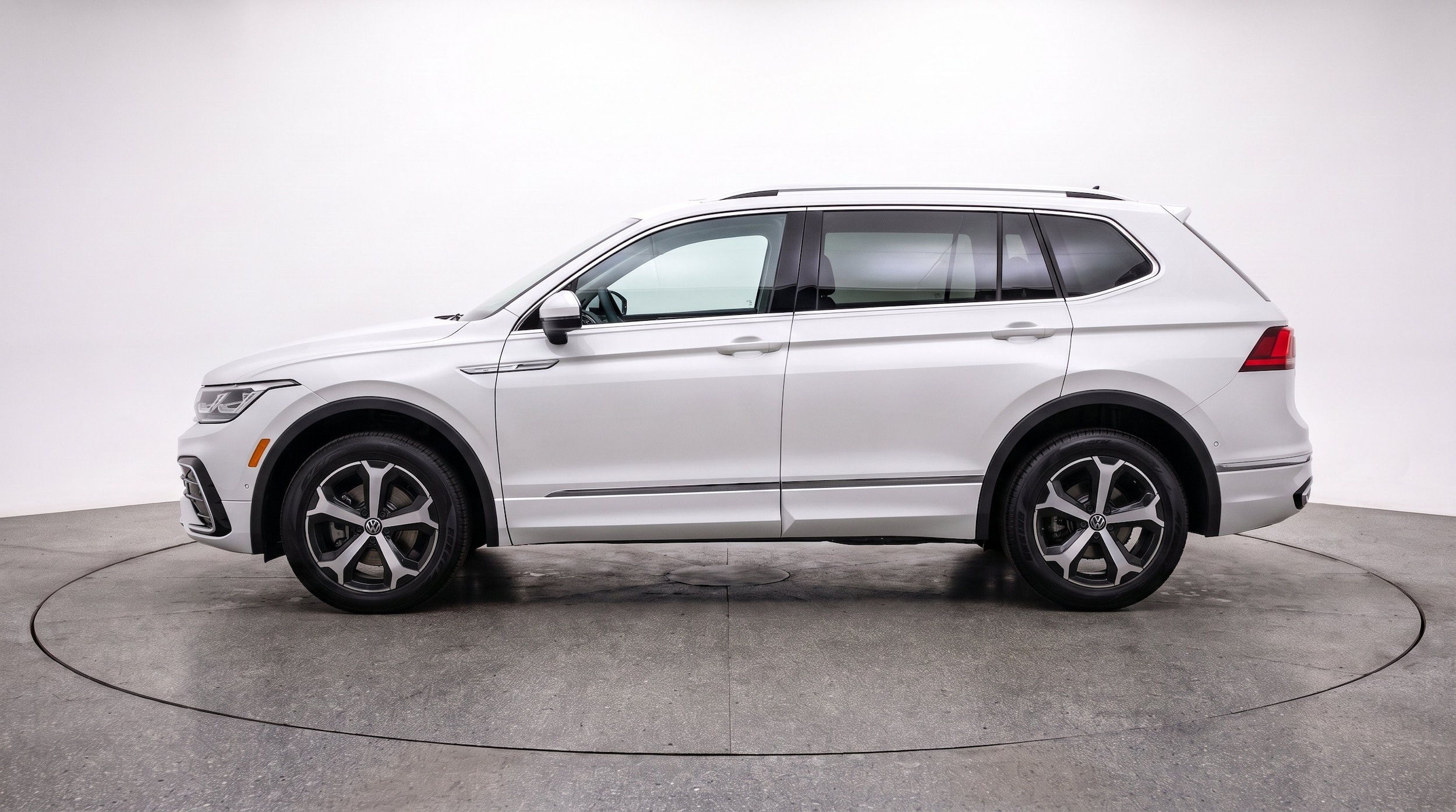 Thumbnail: 2026 Volkswagen Tiguan - 5