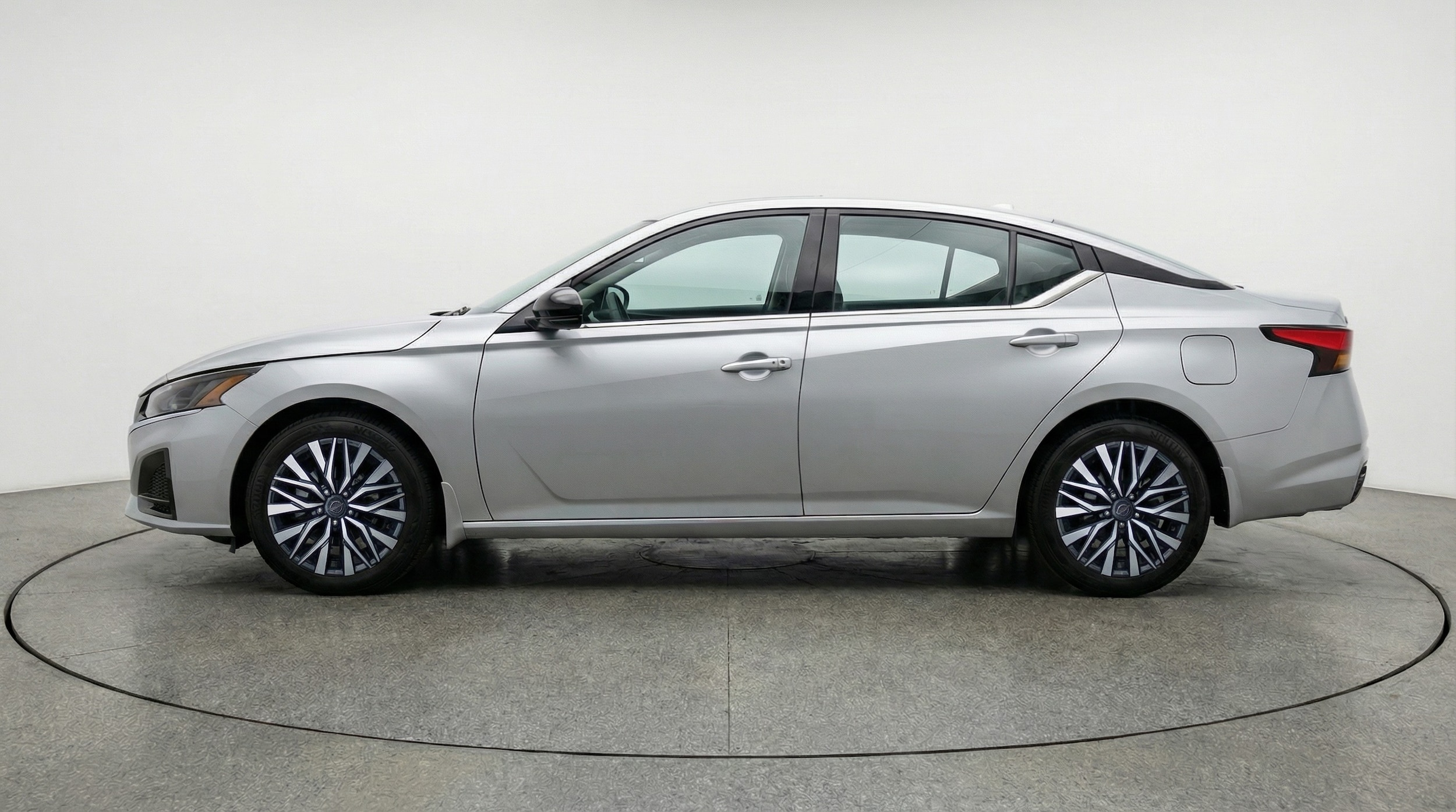 Thumbnail: 2025 Nissan Altima - 4