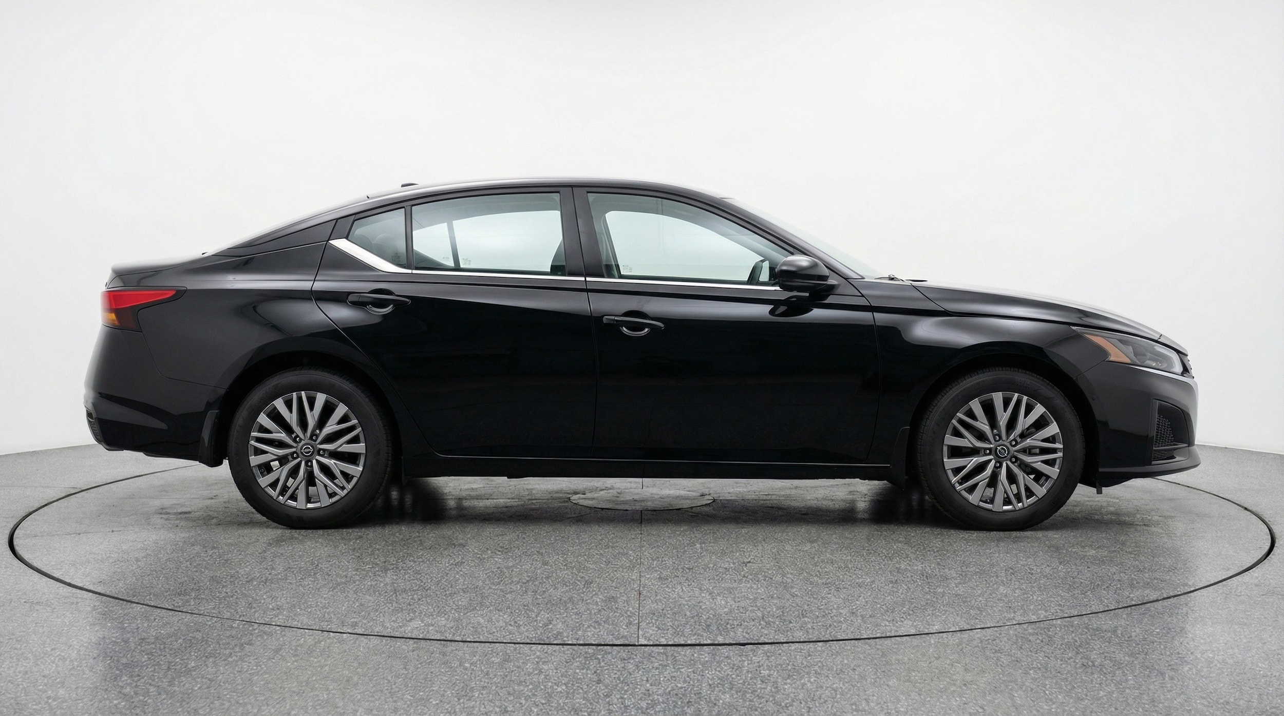 Thumbnail: 2025 Nissan Altima - 8