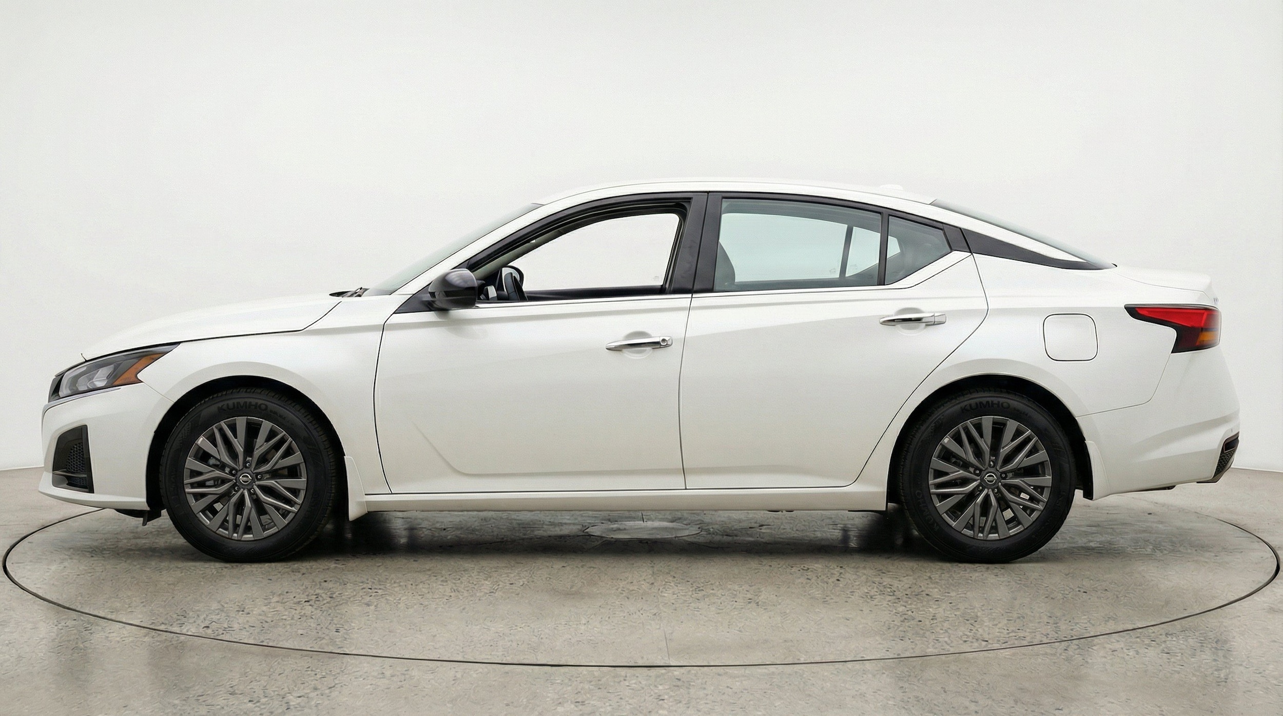 Thumbnail: 2025 Nissan Altima - 5
