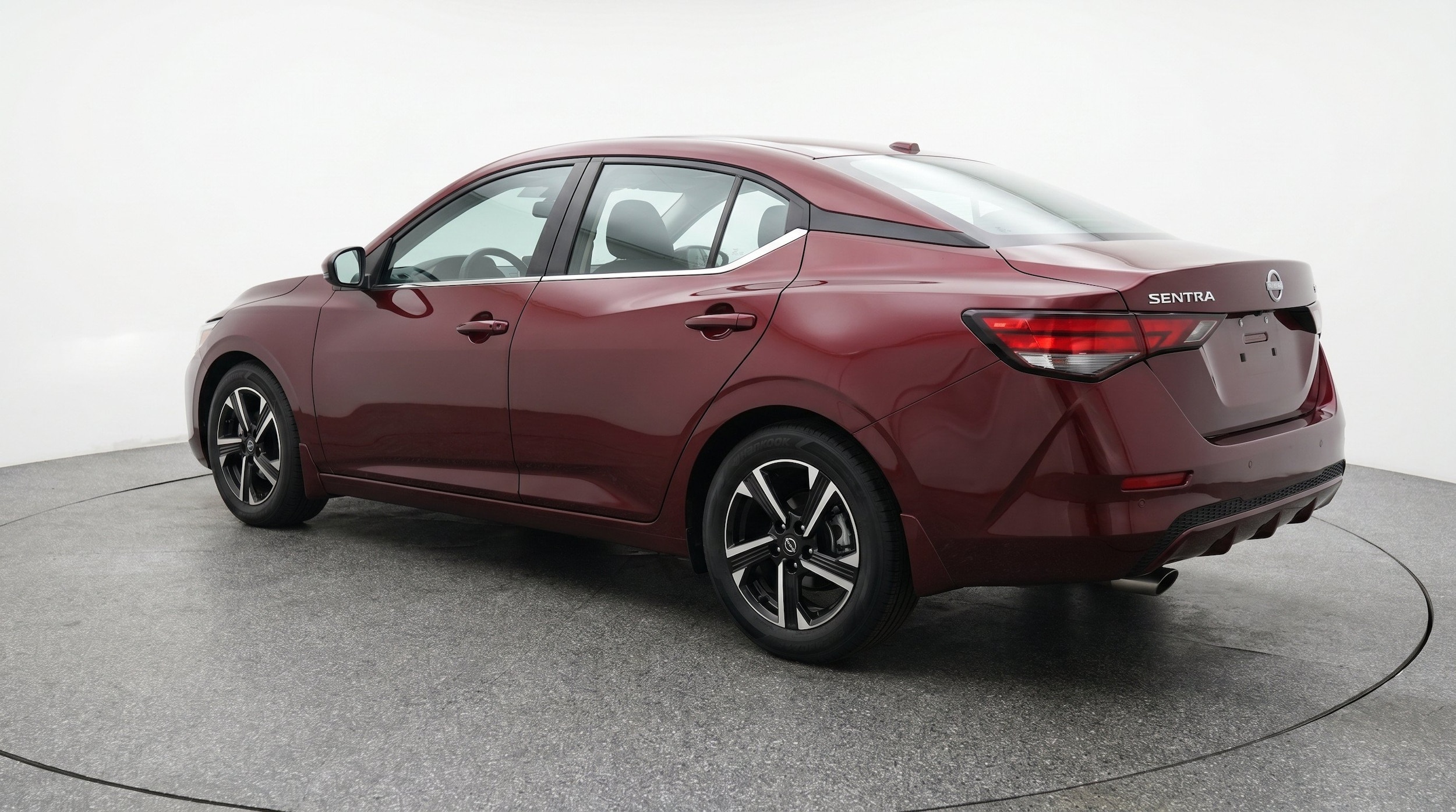 2025 Nissan Sentra SV - Photo 6