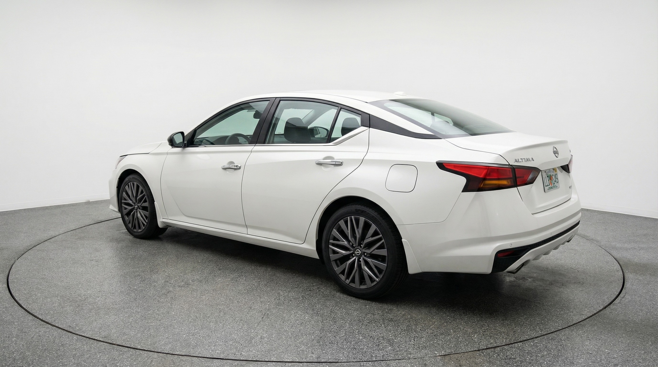 Thumbnail: 2025 Nissan Altima - 5