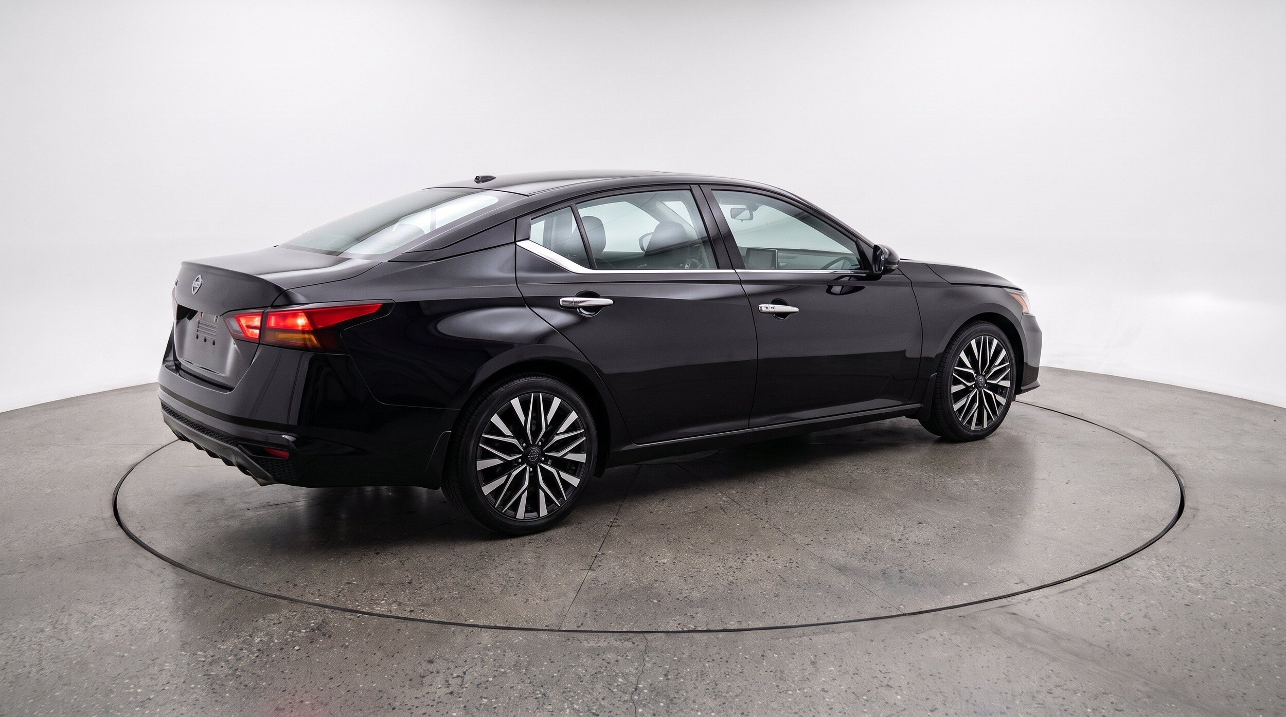 Thumbnail: 2025 Nissan Altima - 9