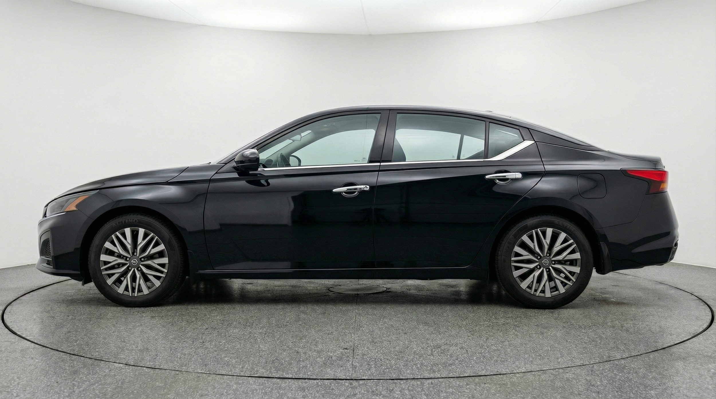 Thumbnail: 2025 Nissan Altima - 4
