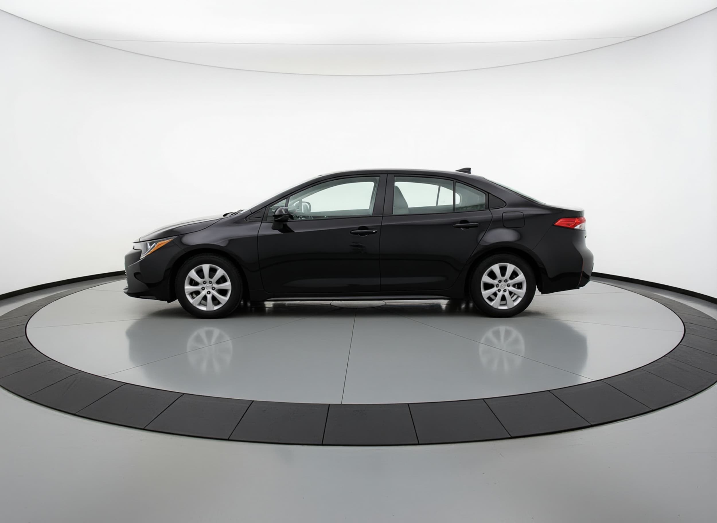 Thumbnail: 2025 Toyota Corolla - 4