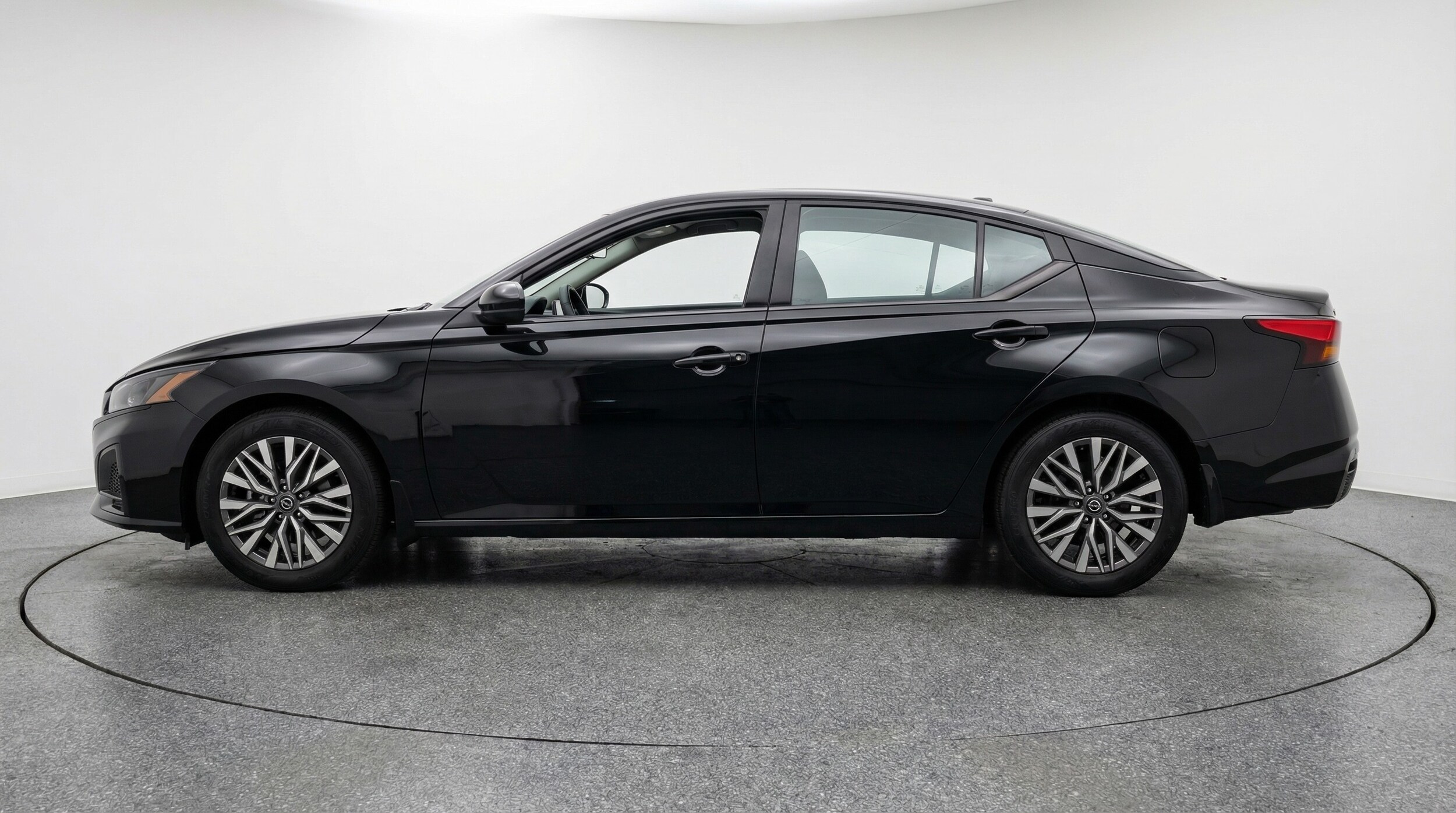 Thumbnail: 2025 Nissan Altima - 4