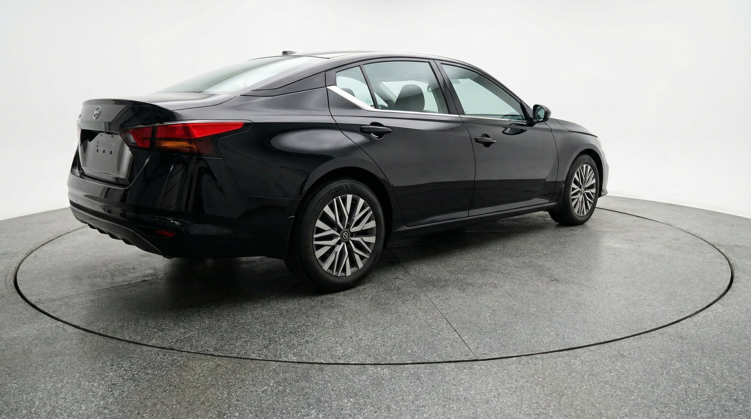 Thumbnail: 2025 Nissan Altima - 9