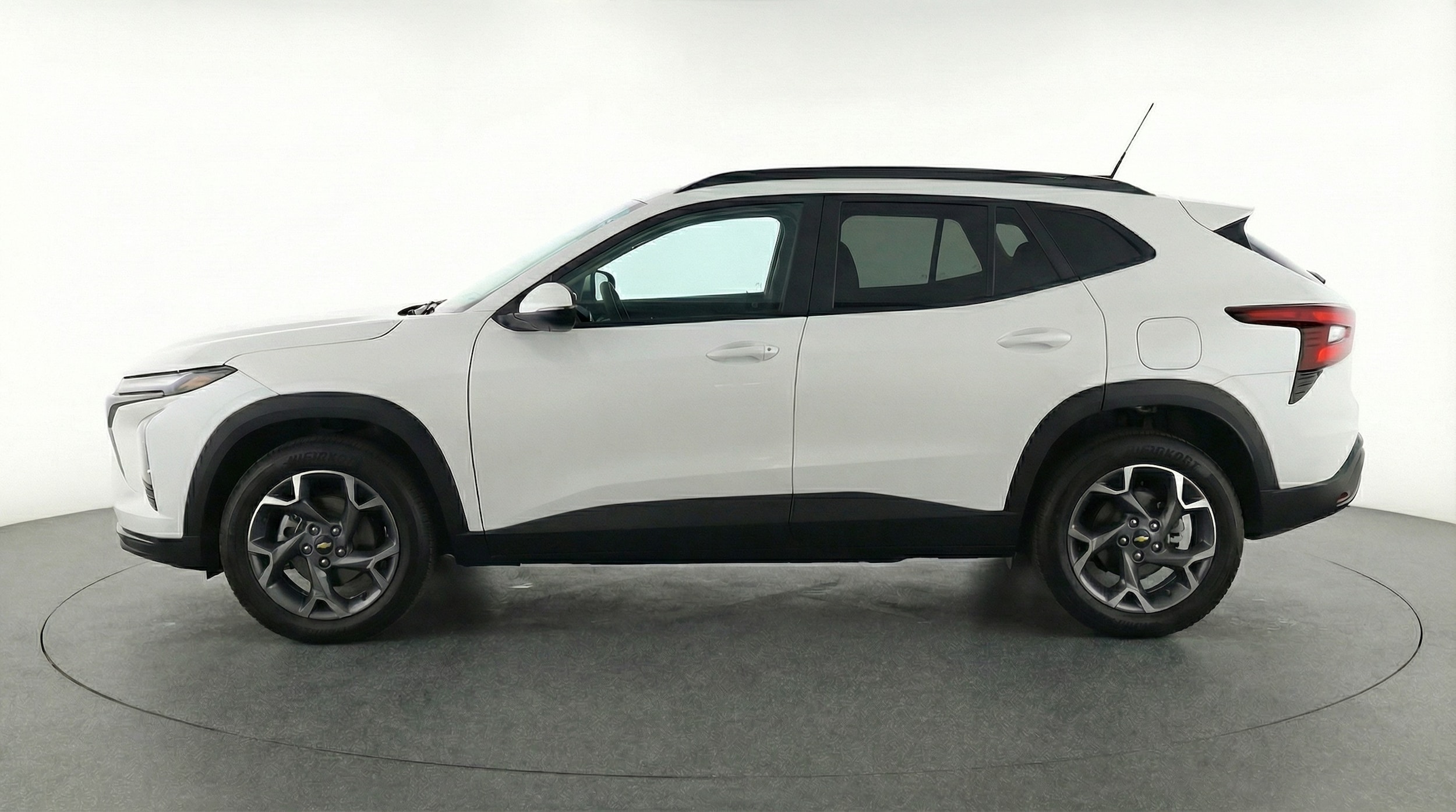 Thumbnail: 2025 Chevrolet Trax - 4