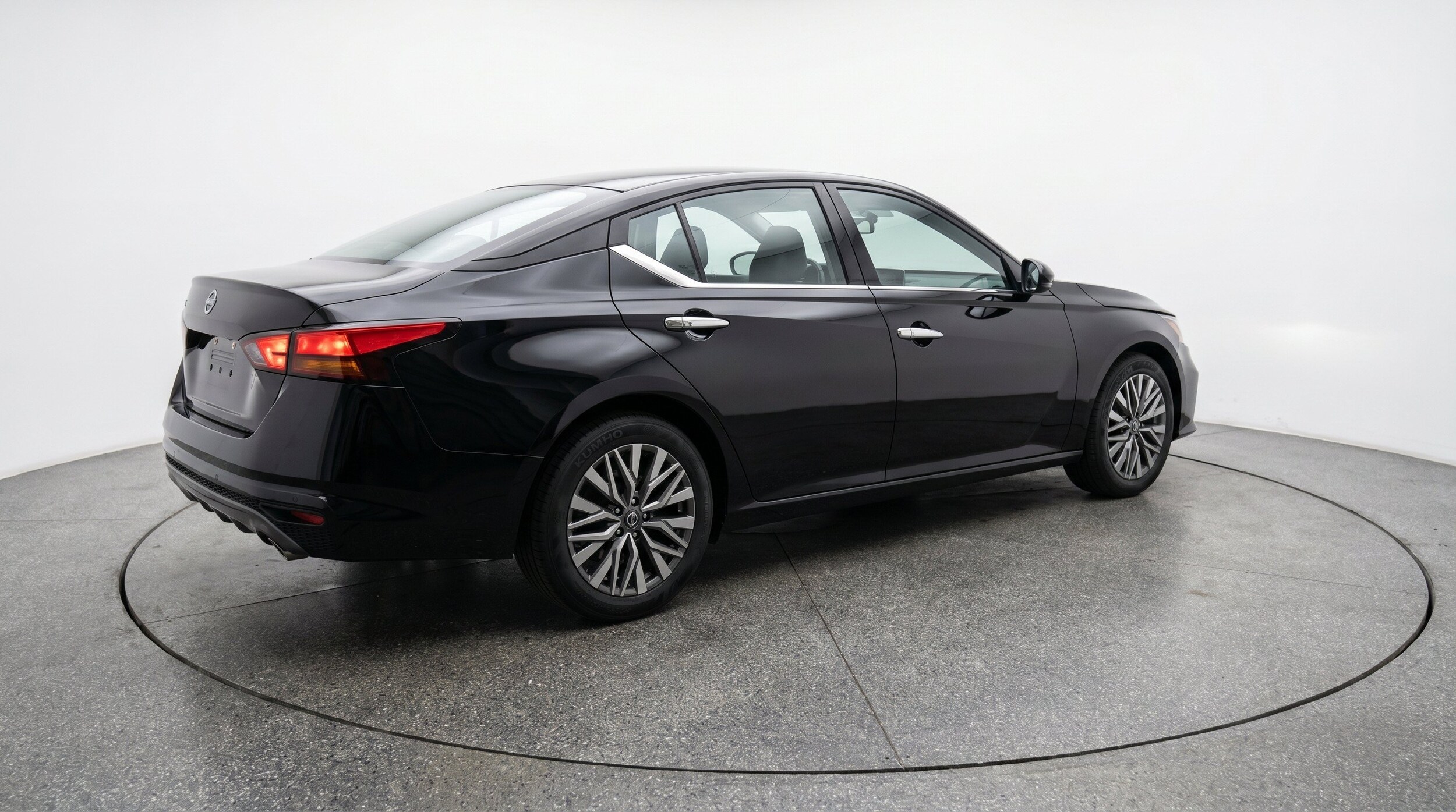 Thumbnail: 2025 Nissan Altima - 9