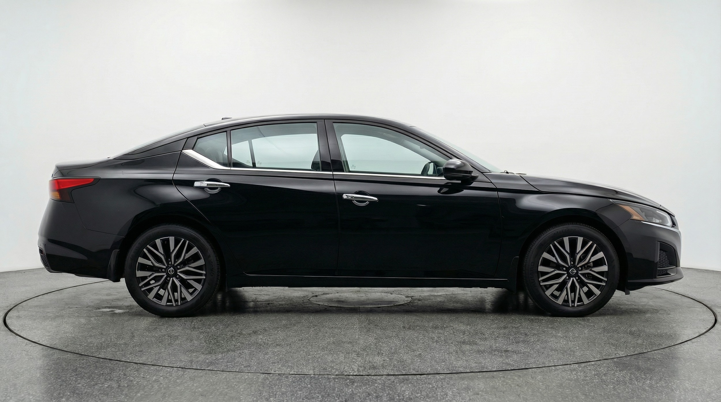 Thumbnail: 2025 Nissan Altima - 8