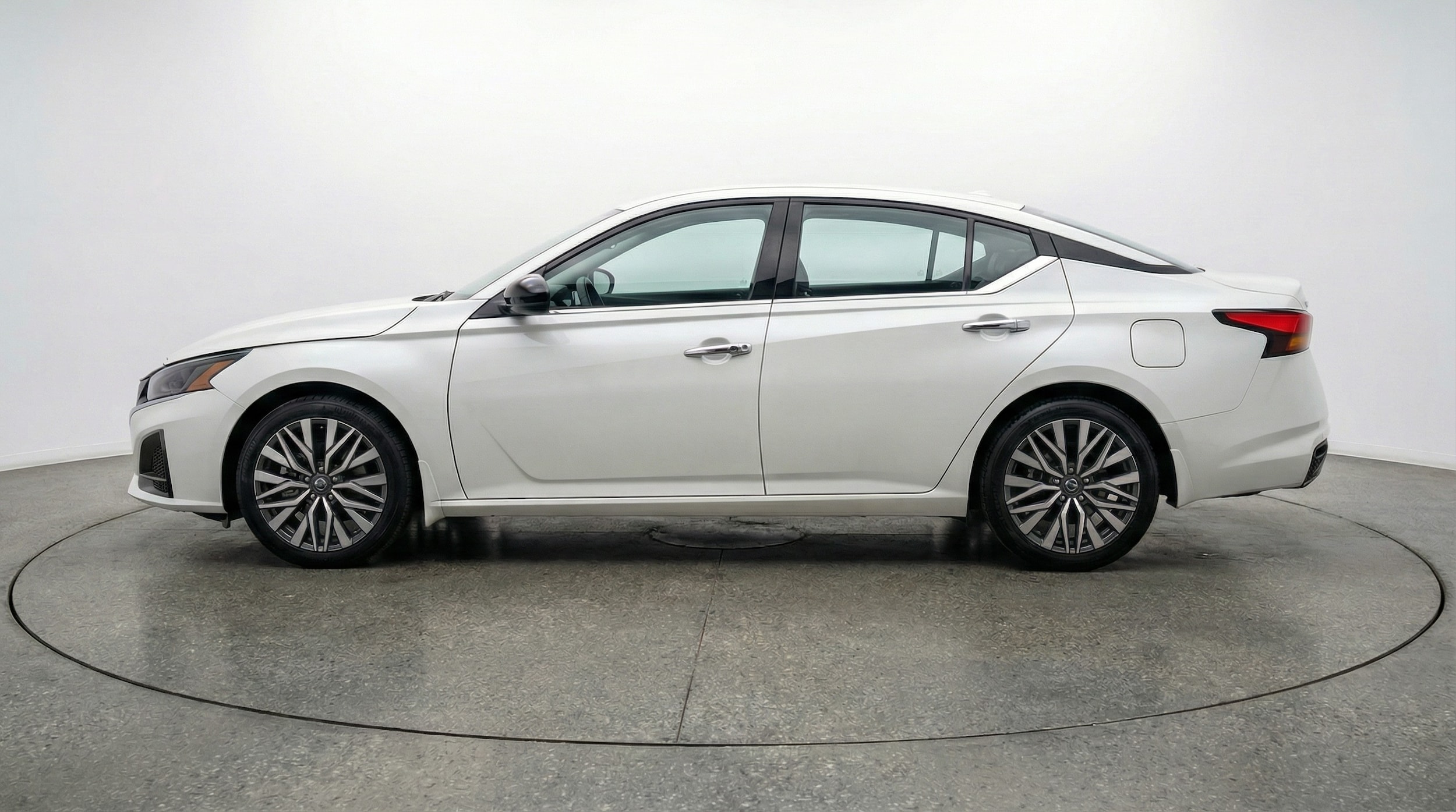 Thumbnail: 2025 Nissan Altima - 4