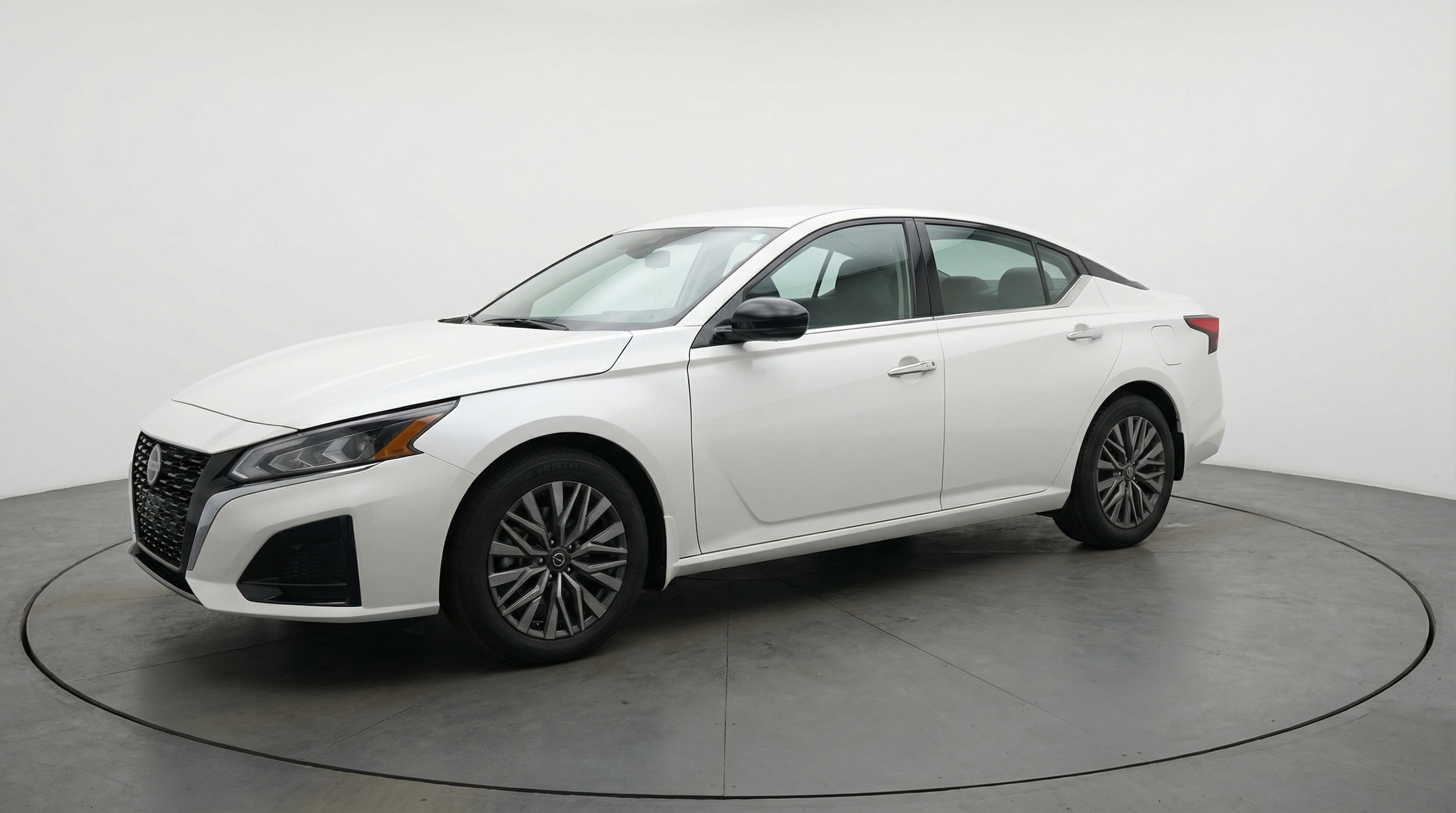 Thumbnail: 2025 Nissan Altima - 3