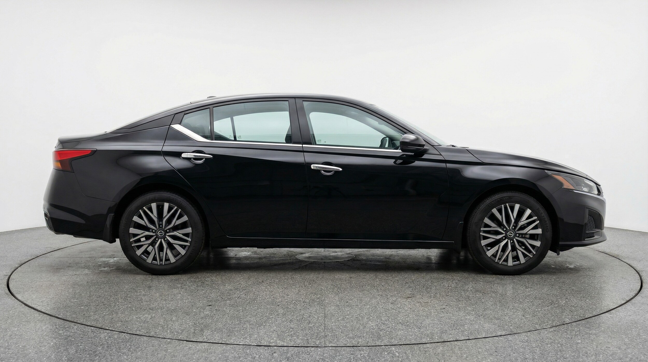 Thumbnail: 2025 Nissan Altima - 8