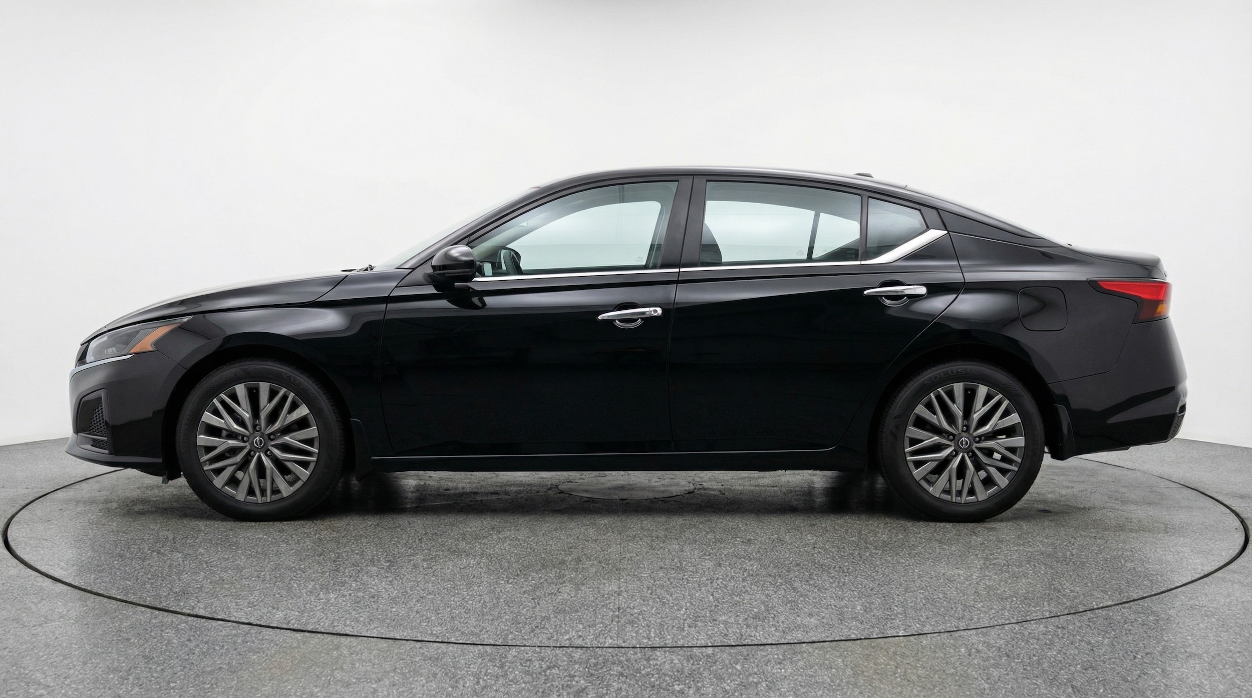 Thumbnail: 2025 Nissan Altima - 4