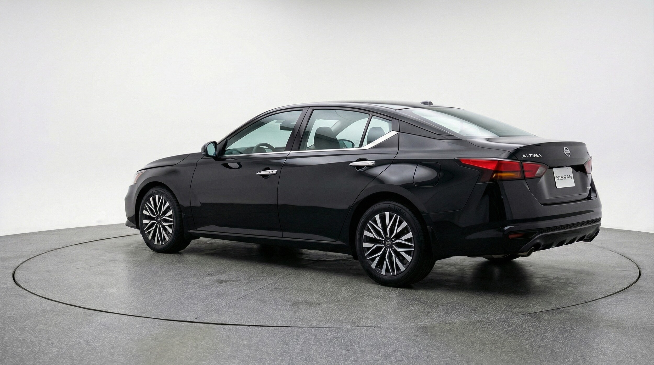 Thumbnail: 2025 Nissan Altima - 5
