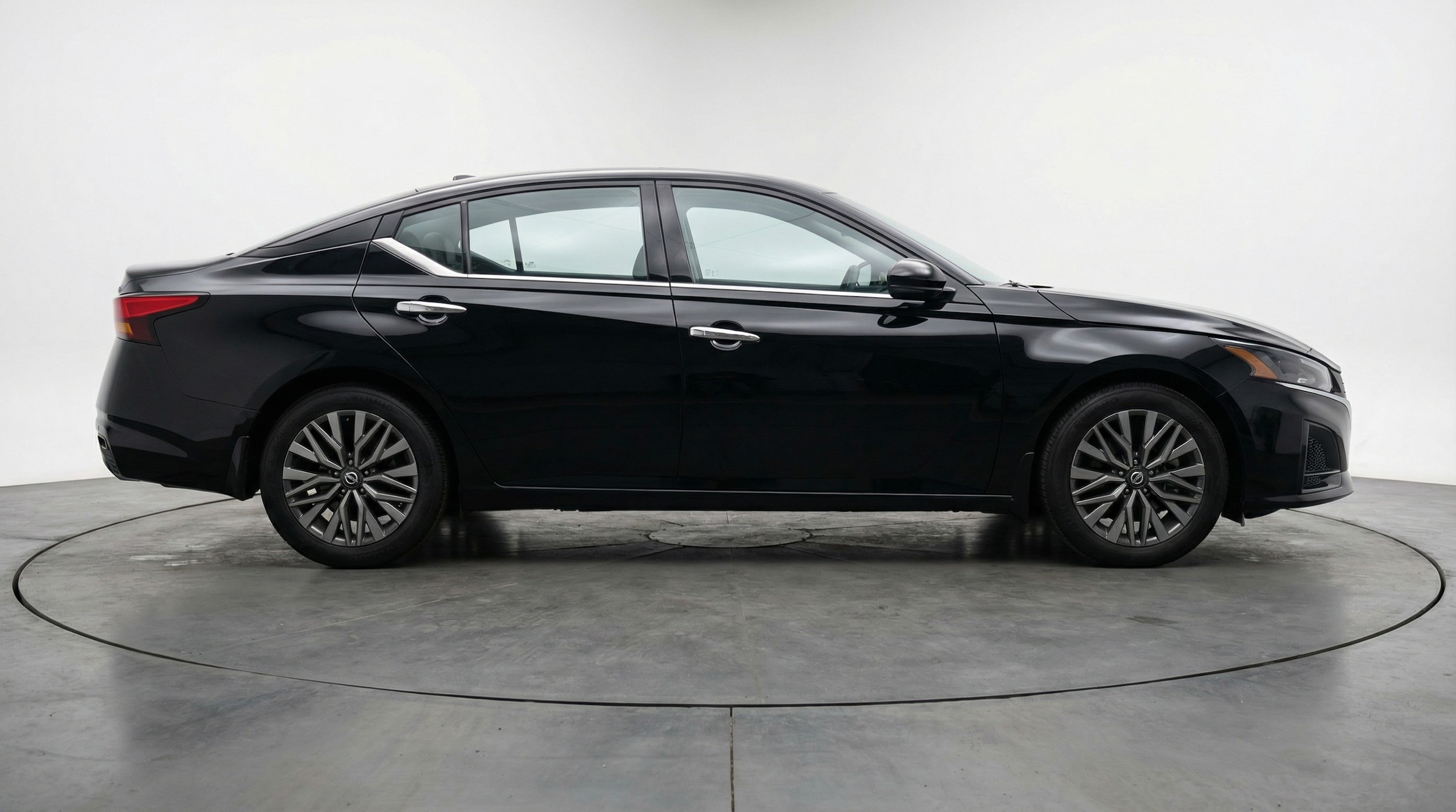 Thumbnail: 2025 Nissan Altima - 8