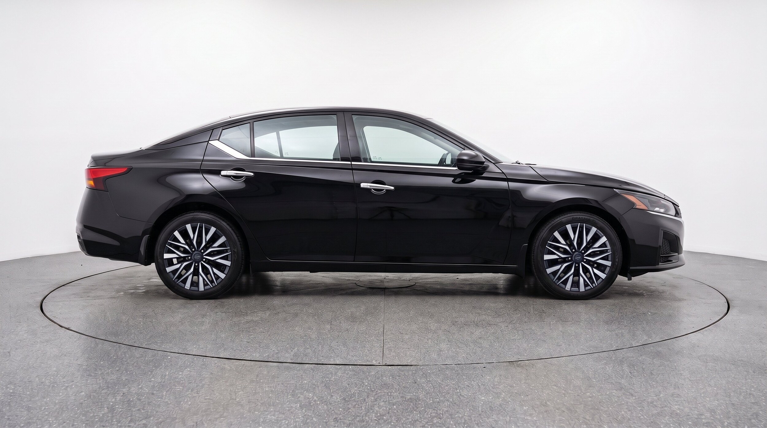 Thumbnail: 2025 Nissan Altima - 10
