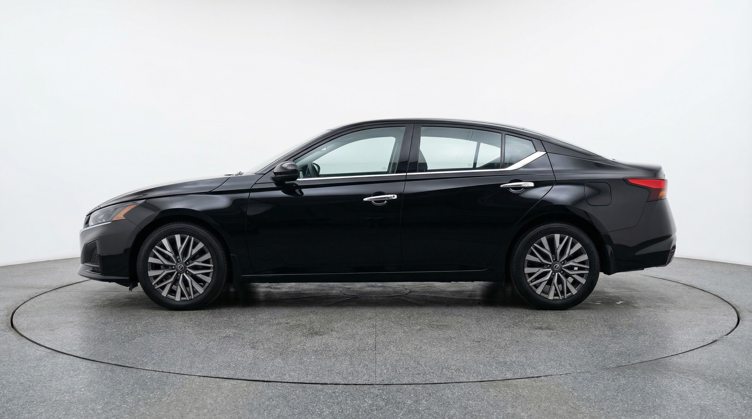 Thumbnail: 2025 Nissan Altima - 4