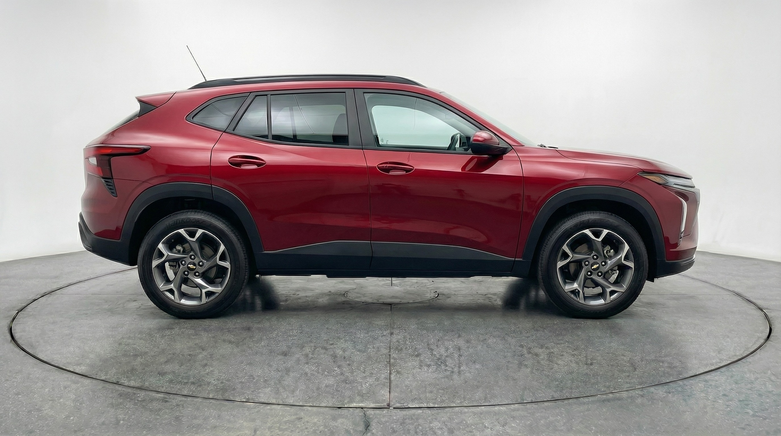 Thumbnail: 2025 Chevrolet Trax - 8