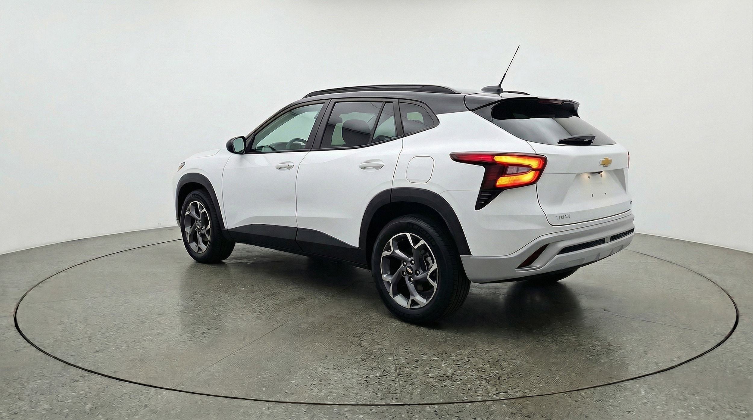 Thumbnail: 2025 Chevrolet Trax - 6